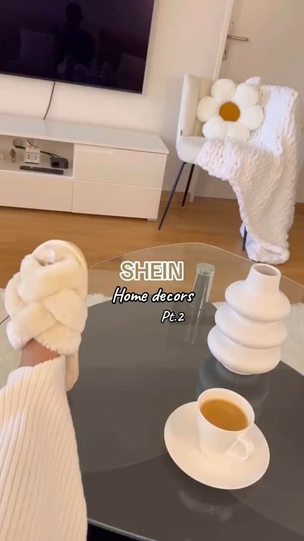 SHEINのインスタグラム：「Like we haul-ways say: stay cozy, and you won't have to get cozy 🏡💫  🔎 14713383 2164622 15254392  #SHEIN #SHEINforAll #SHEINstyle #fashion #chic #saveinstyle  credit: heileenmartin」