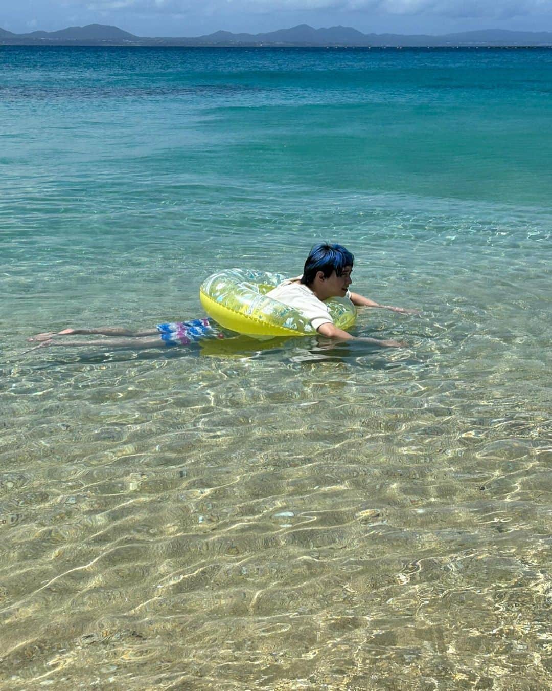 八乙女光さんのインスタグラム写真 - (八乙女光Instagram)「⁡ ⁡ 沖縄で楽しく海で泳ぎました！ ⁡ #やおとめのいんすた #魚もたくさんいた」8月3日 17時17分 - hikaru.yaotome1202