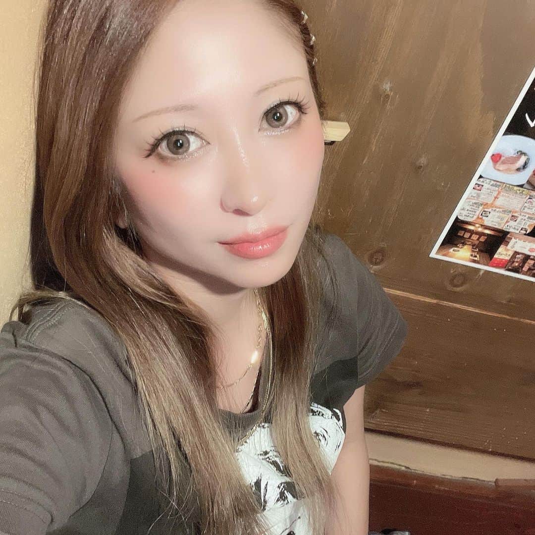 のインスタグラム：「暑すぎてバテまくってます🤦‍♀️ だから沢山食べる😋 #夏バテ #熱中症予防  #水分補給  #followforfollowback  #followers  #following  #like」