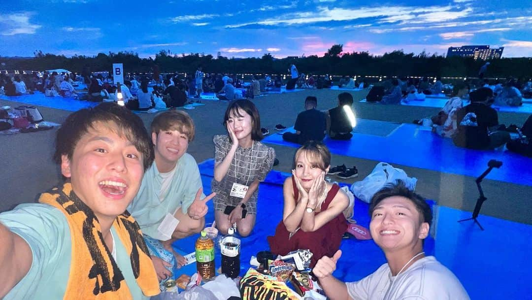 海老沢恵莉香さんのインスタグラム写真 - (海老沢恵莉香Instagram)「長岡まつり大花火大会(Nagaoka Fireworks Festival)🎇  Bagus bangeettt! Ini festival kembang api nomor 1 di Jepang katanya!  Ada vlognya yaaa sabarr hihi🫶  さすが日本一の花火！目ん玉二個じゃ足りなかった！！」8月3日 17時35分 - erika_ebisawa