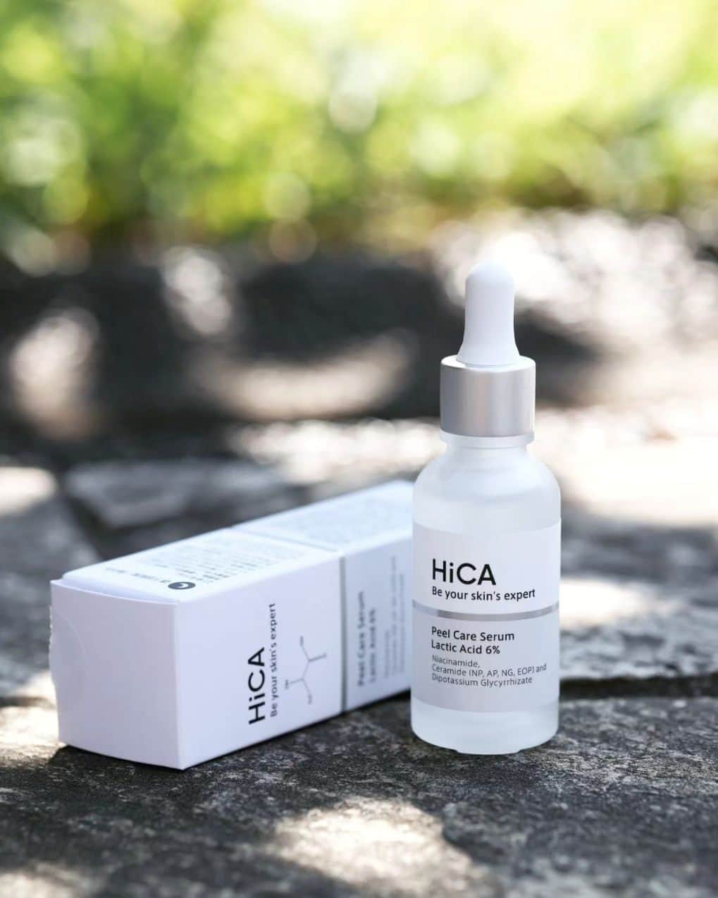 丹遥ニナさんのインスタグラム写真 - (丹遥ニナInstagram)「新しいスキンケア「HiCA」 @hica__official 💋 6月よりロフトで先行発売中、7月1日から全国発売  HiCA　ピールケアセラム　乳酸６％ HiCA　Cセラム　ビタミンC誘導体６％ ・ ・ 📍ピールケアセラム　乳酸６％　￥3,960 日本人の肌のために開発した角質ケア美容液、角質ケアで毛穴レスな印象のつるすべ肌へ、皮脂ケア成分であるBHA(サリチル酸)と レチノール配合 5つの無添加 ーーーーー パラベンフリー / アルコールフリー / グリセリンフリー / 合成着色料フリー / 鉱物油フリー https://www.hica-skin.jp/shop/products/HC001SUB  ・ ・ 📍Cセラム　ビタミンC誘導体６％　￥4,400 速攻型ビタミンC誘導体６％＋ナイアシンアミド２％配合美容液 素肌を目覚めさせるサポート成分 ナイアシンアミド 2％＆レチノール配合 日本人の敏感な肌を考えた処方設計 お守り成分もしっかり配合 5つの無添加 ーーーーー パラベンフリー / アルコールフリー / グリセリンフリー / 合成着色料フリー / 鉱物油フリー https://www.hica-skin.jp/shop/products/HC002SUB ・ ・ 👑「HiCA」👑 成分の効果や濃度に着目した商品開発を進めるMade in JAPANの機能性スキンケアブランドです。 機能成分を高濃度配合＆配合量開示し、日本ブランドでも「自分の肌悩みにあった成分・商品を選ぶことができる」環境を整えたいと邁進しています。 ・ ・ #hica #skincare #スキンケア #美容液 #cセラム #ビタミンC誘導体 #ピールケアセラム #乳酸 ・ ・ ✯✯✯✯✯✯✯✯✯✯✯✯✯✯✯✯✯✯✯✯✯✯✯✯✯✯✯✯✯ ・ ・ Model @minaninamiji   🖤個人撮影(有償)  🖤 ファッションショー、タレント、商品撮影、 PR、インフルエンサー 、アンバサダー、 通訳、キャスティングなどの仕事は DMでお願いいたします。  🖤 丹遥ニナNina手書きかわいいニナキャラクターラインスタンプ 発売❗@ninalinestamp から飛べますよ❣️ ・ #ビタミンc #丹遥 #メイク好きな人と繋がりたい #ファインダー越しの私の世界 #madeinjapan  #日本製 #広告モデル #撮影モデル #フリーモデル #イメージモデル  #ファッションモデル #無添加生活 #無添加 #自然が大好き #カメラ女子 #ロフト」8月3日 17時50分 - minaninamiji