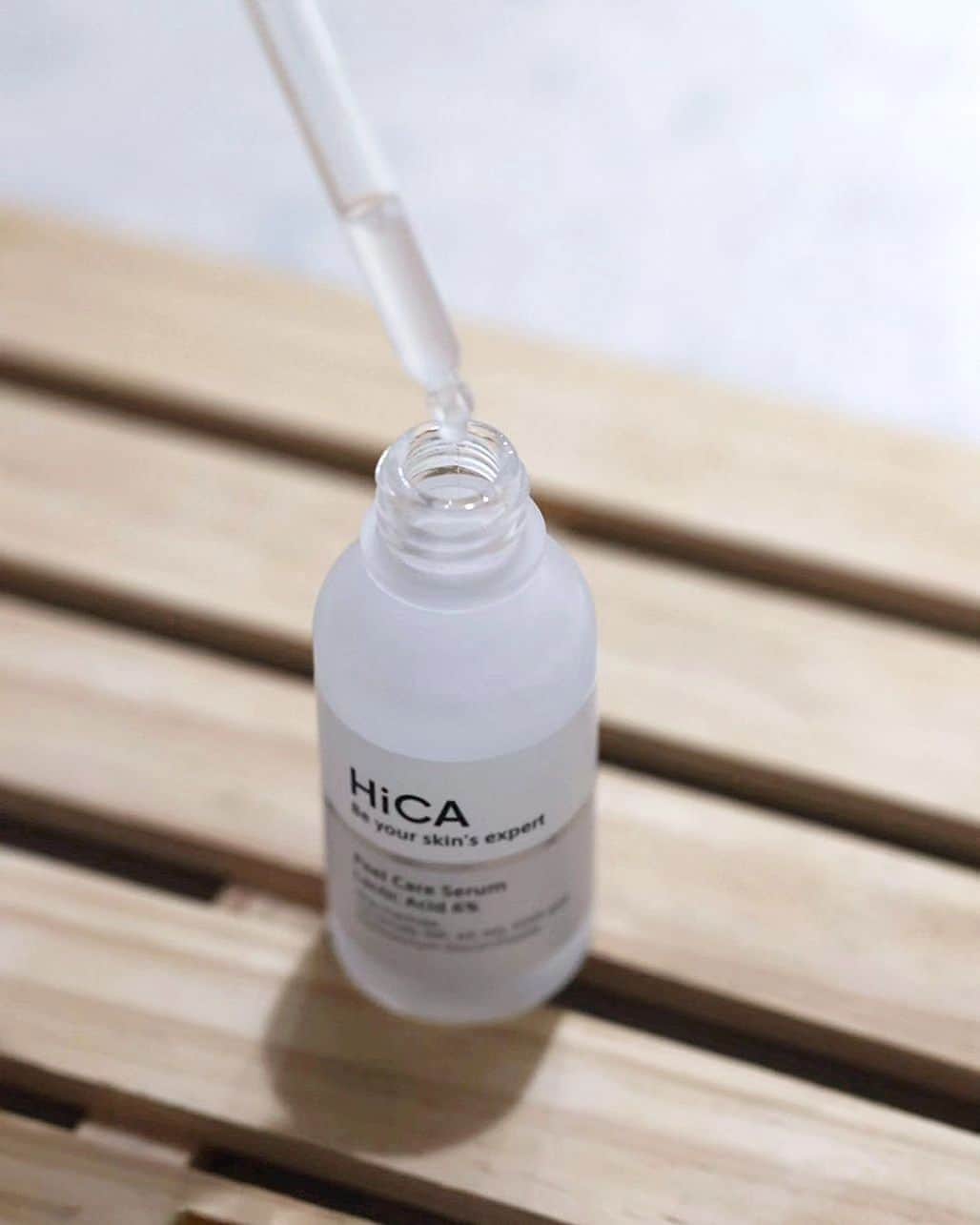 丹遥ニナさんのインスタグラム写真 - (丹遥ニナInstagram)「新しいスキンケア「HiCA」 @hica__official 💋 6月よりロフトで先行発売中、7月1日から全国発売  HiCA　ピールケアセラム　乳酸６％ HiCA　Cセラム　ビタミンC誘導体６％ ・ ・ 📍ピールケアセラム　乳酸６％　￥3,960 日本人の肌のために開発した角質ケア美容液、角質ケアで毛穴レスな印象のつるすべ肌へ、皮脂ケア成分であるBHA(サリチル酸)と レチノール配合 5つの無添加 ーーーーー パラベンフリー / アルコールフリー / グリセリンフリー / 合成着色料フリー / 鉱物油フリー https://www.hica-skin.jp/shop/products/HC001SUB  ・ ・ 📍Cセラム　ビタミンC誘導体６％　￥4,400 速攻型ビタミンC誘導体６％＋ナイアシンアミド２％配合美容液 素肌を目覚めさせるサポート成分 ナイアシンアミド 2％＆レチノール配合 日本人の敏感な肌を考えた処方設計 お守り成分もしっかり配合 5つの無添加 ーーーーー パラベンフリー / アルコールフリー / グリセリンフリー / 合成着色料フリー / 鉱物油フリー https://www.hica-skin.jp/shop/products/HC002SUB ・ ・ 👑「HiCA」👑 成分の効果や濃度に着目した商品開発を進めるMade in JAPANの機能性スキンケアブランドです。 機能成分を高濃度配合＆配合量開示し、日本ブランドでも「自分の肌悩みにあった成分・商品を選ぶことができる」環境を整えたいと邁進しています。 ・ ・ #hica #skincare #スキンケア #美容液 #cセラム #ビタミンC誘導体 #ピールケアセラム #乳酸 ・ ・ ✯✯✯✯✯✯✯✯✯✯✯✯✯✯✯✯✯✯✯✯✯✯✯✯✯✯✯✯✯ ・ ・ Model @minaninamiji   🖤個人撮影(有償)  🖤 ファッションショー、タレント、商品撮影、 PR、インフルエンサー 、アンバサダー、 通訳、キャスティングなどの仕事は DMでお願いいたします。  🖤 丹遥ニナNina手書きかわいいニナキャラクターラインスタンプ 発売❗@ninalinestamp から飛べますよ❣️ ・ #ビタミンc #丹遥 #メイク好きな人と繋がりたい #ファインダー越しの私の世界 #madeinjapan  #日本製 #広告モデル #撮影モデル #フリーモデル #イメージモデル  #ファッションモデル #無添加生活 #無添加 #自然が大好き #カメラ女子 #ロフト」8月3日 17時50分 - minaninamiji