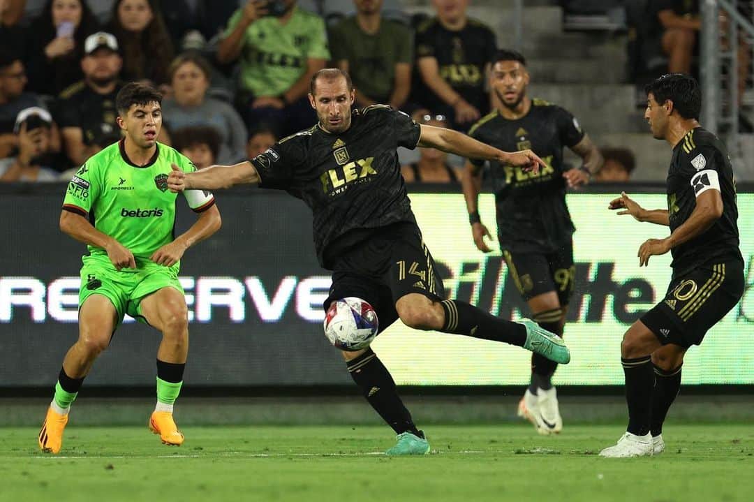 ジョルジョ・キエッリーニさんのインスタグラム写真 - (ジョルジョ・キエッリーニInstagram)「I couldn't wish for a better start to our Leagues Cup! ⚫️🟡」8月3日 17時52分 - giorgiochiellini