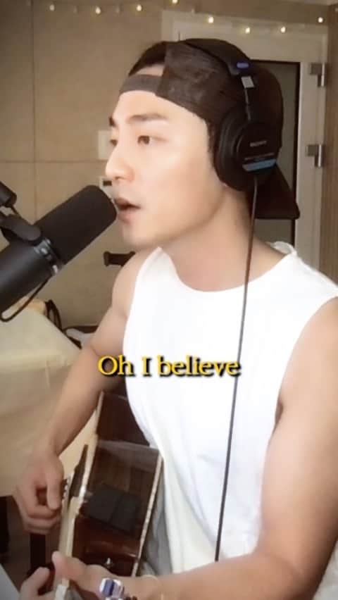 ロイ・キムのインスタグラム：「I covered the beatles yesterday   🌈」