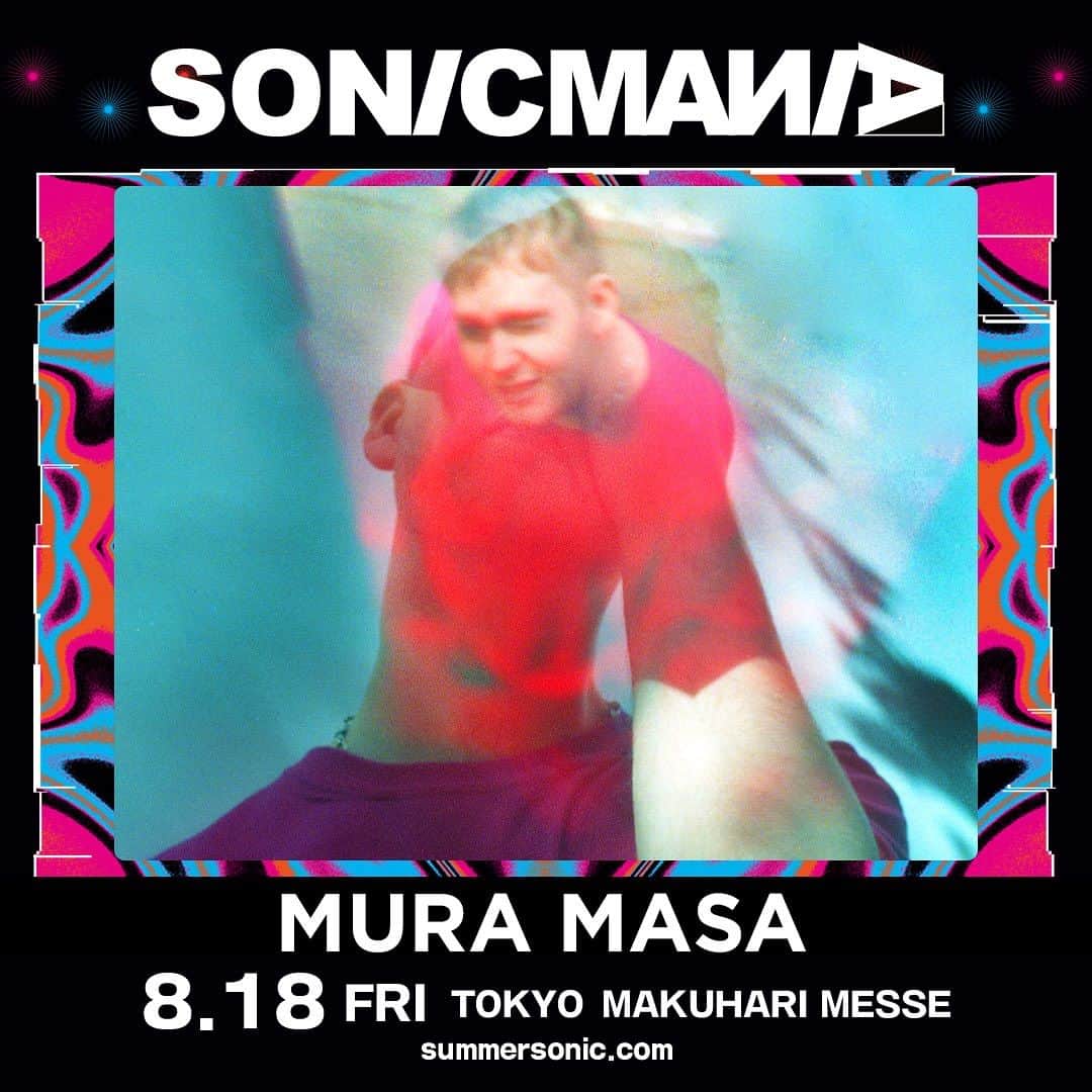 サマーソニックのインスタグラム：「◤ MURA MASA ◢ UK出身のプロデューサー／マルチプレイヤー🇬🇧🎹🎸  昨年は3rdアルバム『demon time』のリリースに先駆けて #フジロック のWHITEでトリを務め、チャーリーXCXやスクリレックスらとのコラボでも話題を振りまく好青年🥰  同じく #ソニマニ 出演のシャイガールとの共演はあるのか…⁉️」