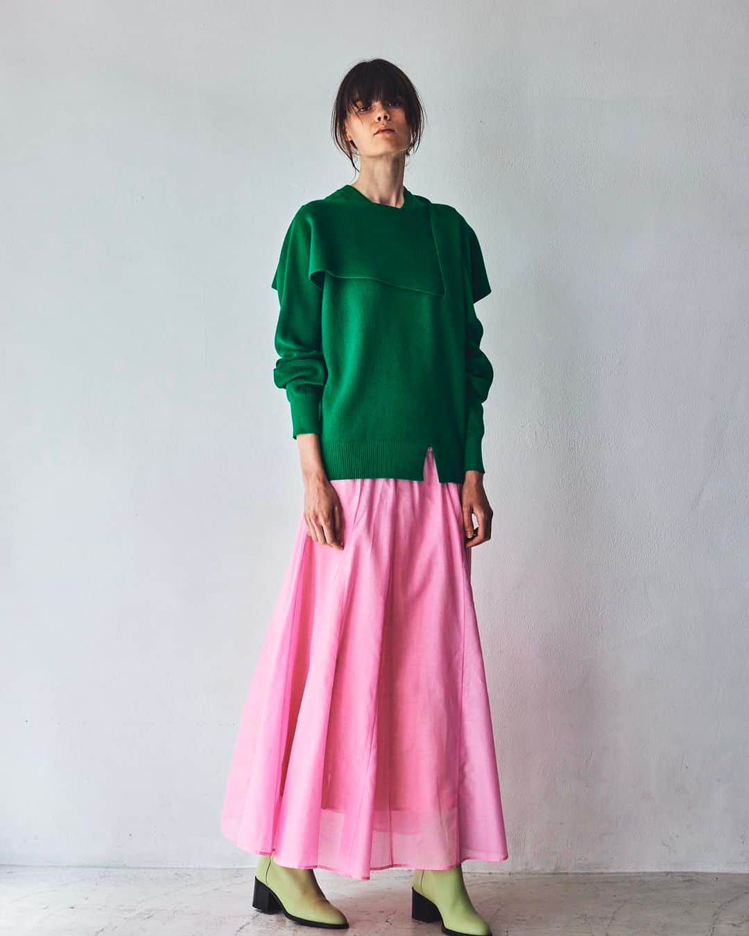DRESSLAVEさんのインスタグラム写真 - (DRESSLAVEInstagram)「. DRESSLAVE 2023 AUTUMN & WINTER COLLECTION  WEBカタログが公開されました。 ストーリーハイライトよりご覧いただけます。  knit ¥24 200 skirt ¥23,100 boots ¥64,900 / FABIO RUSCONI  #DRESSLAVE #ドレスレイブ #23aw #2023aw #autumn #winter #catalog #webcatalog #fashion #coordinate #styling #knit #fabiorusconi #flareskirt #colorknit #カラーニット #秋冬 #秋冬コーデ #カラーコーデ #ニットコーデ」8月3日 18時30分 - dresslaveofficial