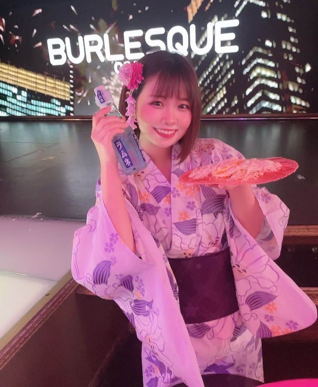 えれなのインスタグラム：「屋台たくさんご馳走様でした♡ 満腹で幸せでした☺️💓 . .  #バーレスク大阪#バーレスク大阪えれな  #バーレスク#バーレスク東京 #北新地#グラビア #ショートカット  #ショートヘア#ショートヘアー女子  #童顔女子#ロリ #アイドル #インスタ映え #ロリ顔 #大阪#梅田#ショートヘアー  #浴衣#浴衣女子 #夏祭り #夏祭りイベント #彼女とデートなうに使っていいよ  #burlesque#burlesqueosaka #gravureidol  #gravure#japanesegirl」