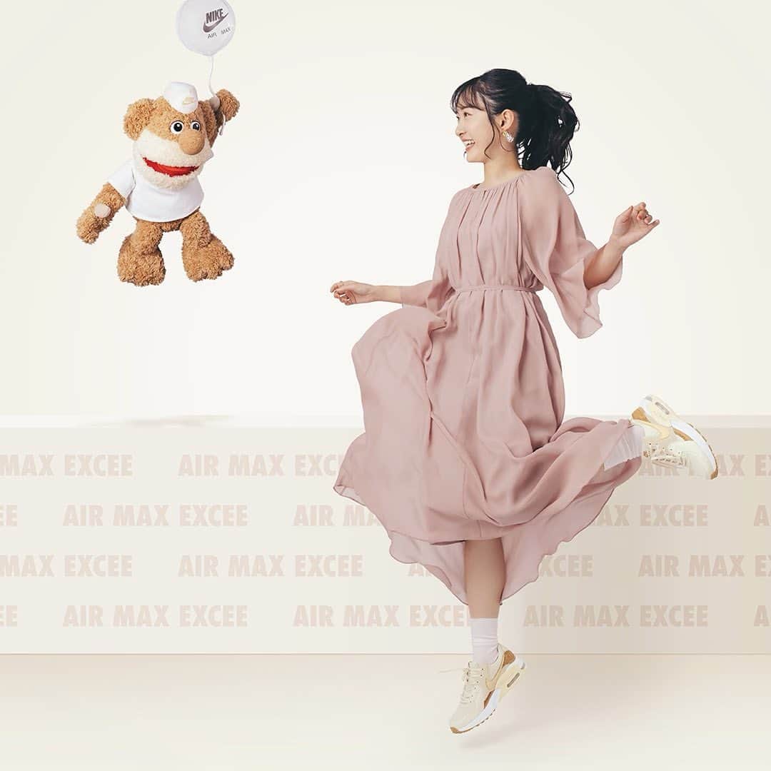 粟津麻依のインスタグラム：「˗ˏˋ💖NIKE AIR MAX EXCEE"CORK"💖ˎˊ˗  NIKEのエアマックスエクシー、 「コルク」のモデルをさせて頂きました〜！  ワンピース×スニーカーは わたしのよくやるコーディネートです♫  ABCマート店頭でも 私の着用カットが見れるみたいだよっ！  こちらのスニーカーは 全国のABCマートで購入できます◎  いろんな素材がMIXしてて とても可愛いのでチェックしてみてね〜！  #NIKE #AIRMAXEXCEE #エアマックスエクシー #エアマックスエクシーコルク #ABCマート #sneaker #sneakerstyle #ひらけカワイイ才能 #コルキー」