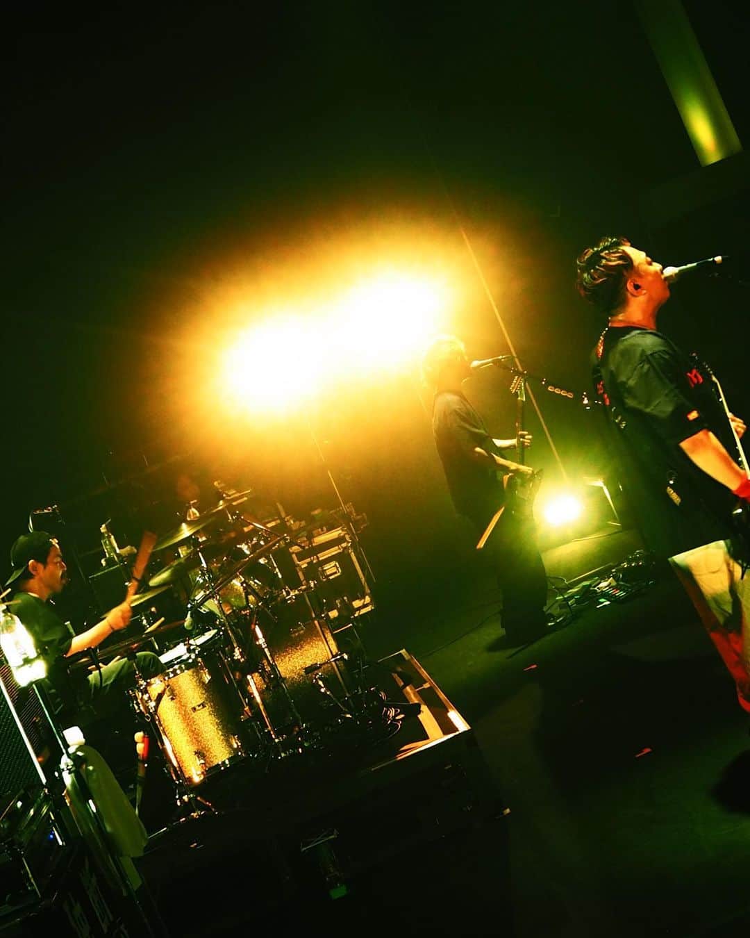 上江洌清作のインスタグラム：「10-FEET  photo by WEZ  @10feet_official   @wez_kiyosaku_art  #10feet   #WEZKIYOSAKU」