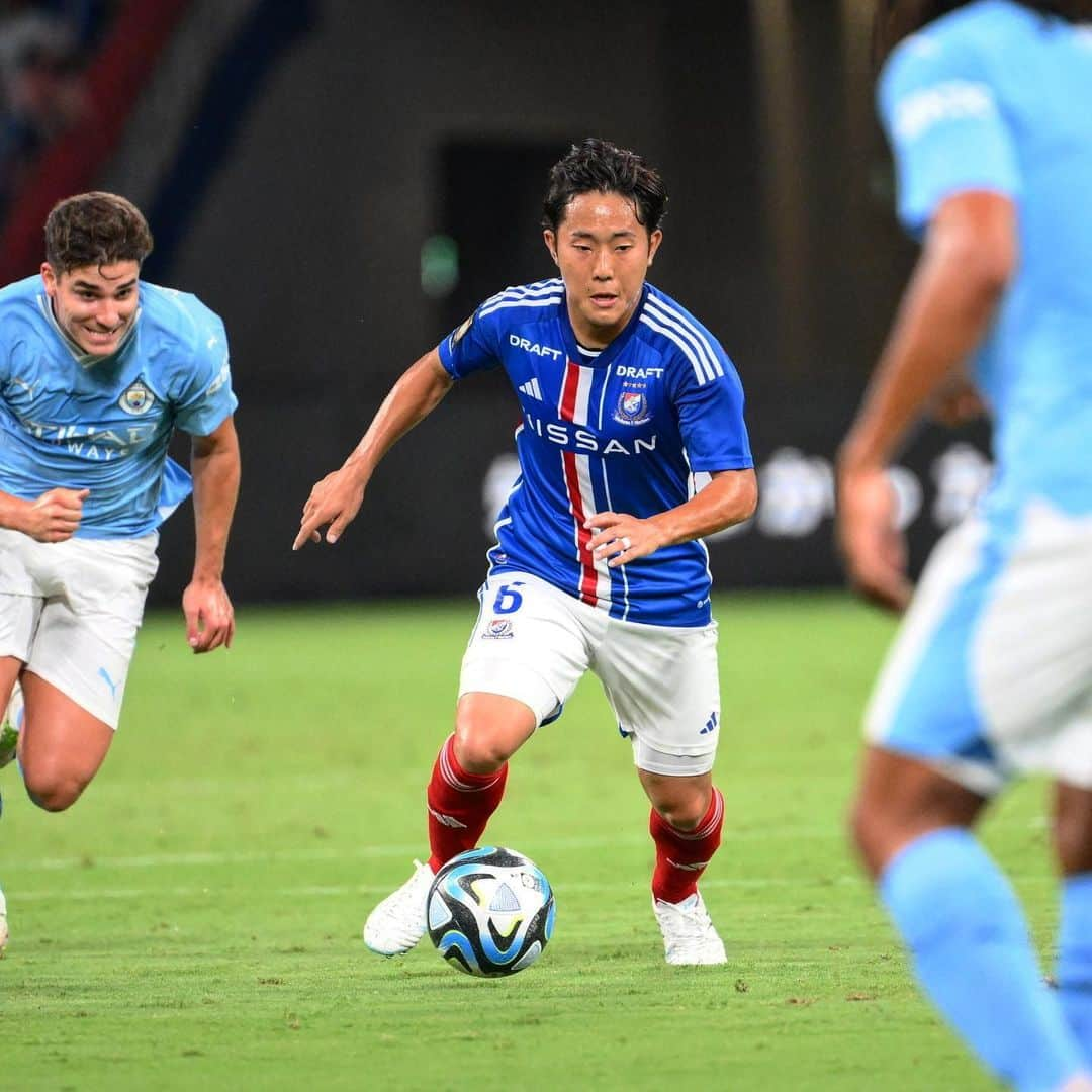 横浜F・マリノスさんのインスタグラム写真 - (横浜F・マリノスInstagram)「He's agile in his movements💨 #fmarinos #ManCity #渡辺皓太」8月3日 19時10分 - yokohamaf.marinos