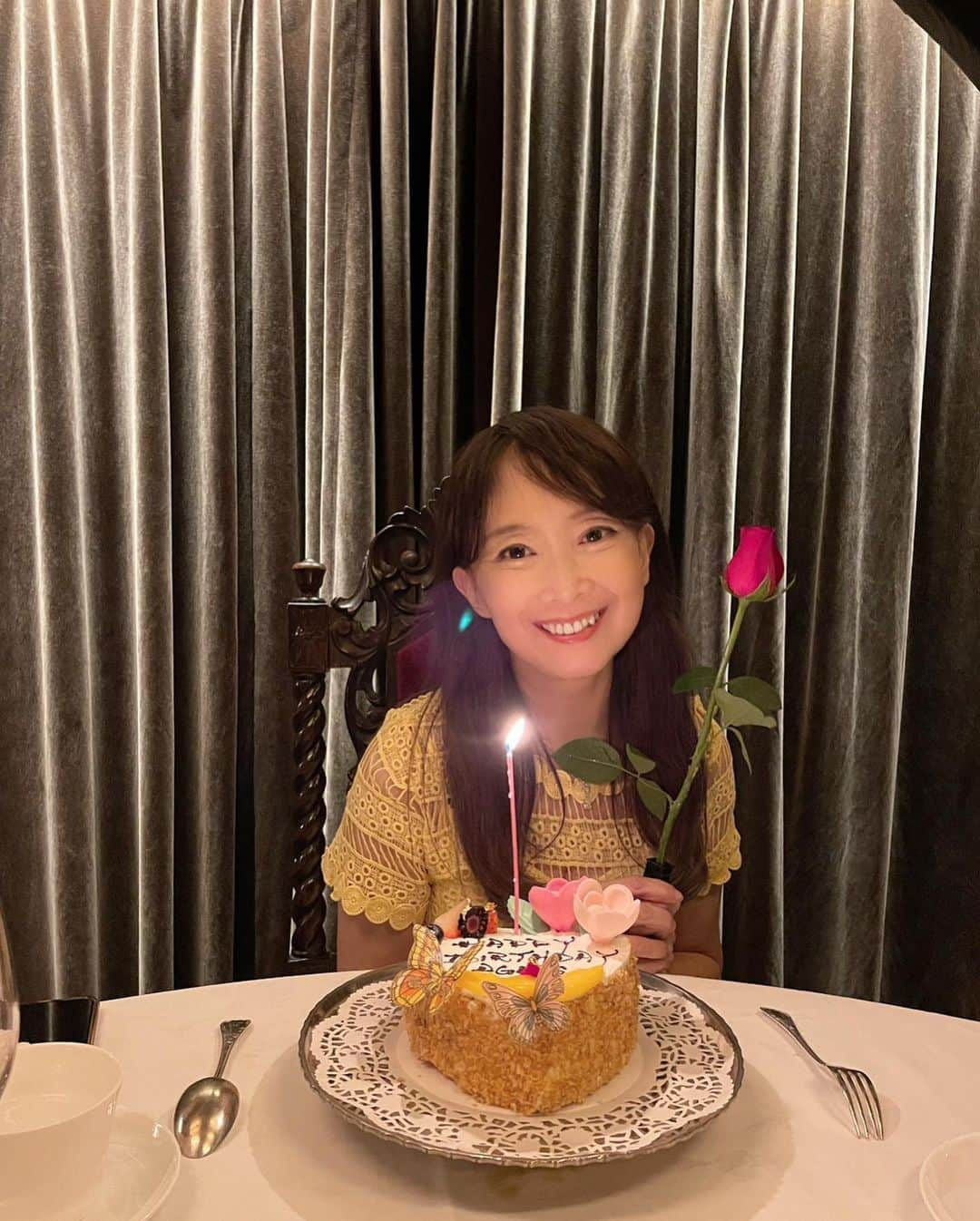 アグネス・チャンさんのインスタグラム写真 - (アグネス・チャンInstagram)「My sister celebrated my birthday early two days ago because I need to return to Japan. So happy! We had cake? Wine and she gave me a Pearl pendant on a chain! So grateful. So lucky to have a sister who truly cares about me. Thank you sis❣️❣️❣️」8月3日 19時20分 - agneschan1