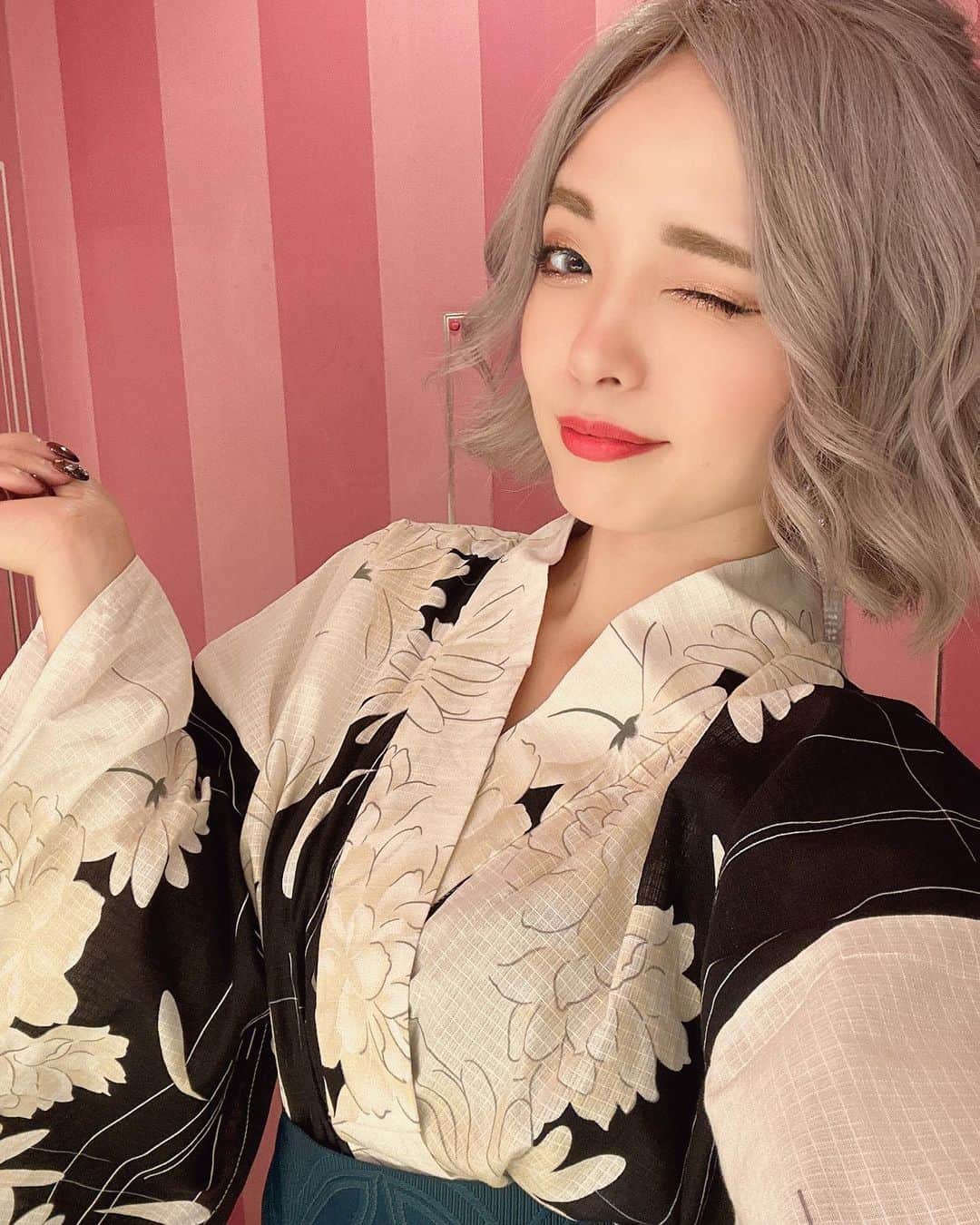 ジャスミンのインスタグラム：「. . 花火見れたら最高なのになぁぁ🥺🥺 .  #バーレスク大阪 #バーレスク大阪ジャスミン  #ジャスミン #バーレスク東京 #大阪観光 #イケメン #浴衣 #夏祭り #夏 #夏祭り  #dancer #gogodancer #burlesque #dance #jasmine #sexy #cool  #좋아 #좋아요 #한국 #자스민 #아이돌」