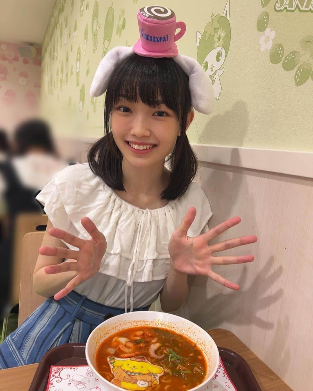 山﨑愛生さんのインスタグラム写真 - (山﨑愛生Instagram)「先月、 北研同期🍈 #juicejuice さん#工藤由愛 ちゃん  一緒にお出かけしたよ〜🐙🐼  #サンリオピューロランド  めっちゃ楽しかった😆😆😆  📷 ♡たーっくさん写真を撮りました！ ♡激辛チルHot！海鮮チゲラーメン🍜 ♡キャンプふぁいやー♡厚焼きホットケーキ🥞 ♡シナモンのブルーライチレモンソーダ🍋🥤  #シナモン推し  #由愛ちゃん #タコ 🐙 #山﨑愛生 #パンダさんパワー  #モーニング娘23  #morningmusume23」8月3日 19時35分 - mei_yamazaki.official