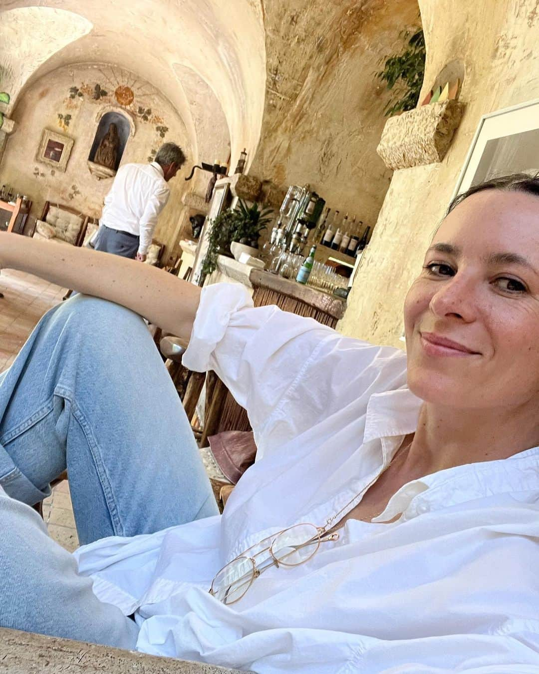 ギャランス・ドレさんのインスタグラム写真 - (ギャランス・ドレInstagram)「1/ my summer bag by @muun_officiel  2/ café at La Colombe d’Or in St Paul de Vence  3/ been wearing the same things all summer  4/ sometimes a coffee is enough to experience a wonderful place—but I’d like to stay there someday. I wouldn’t go at high season though, it felt a little bit like an influencer hotspot which is okay until the person next to you starts talking loudly to her TikTok audience commenting on the “authentic experience” 🤪😂 (but the service was still impeccable and relaxed) 5/ art everywhere, the story of the place is magical (and really authentic indeed!) 6/ I could live in that café area!」8月3日 19時49分 - garancedore