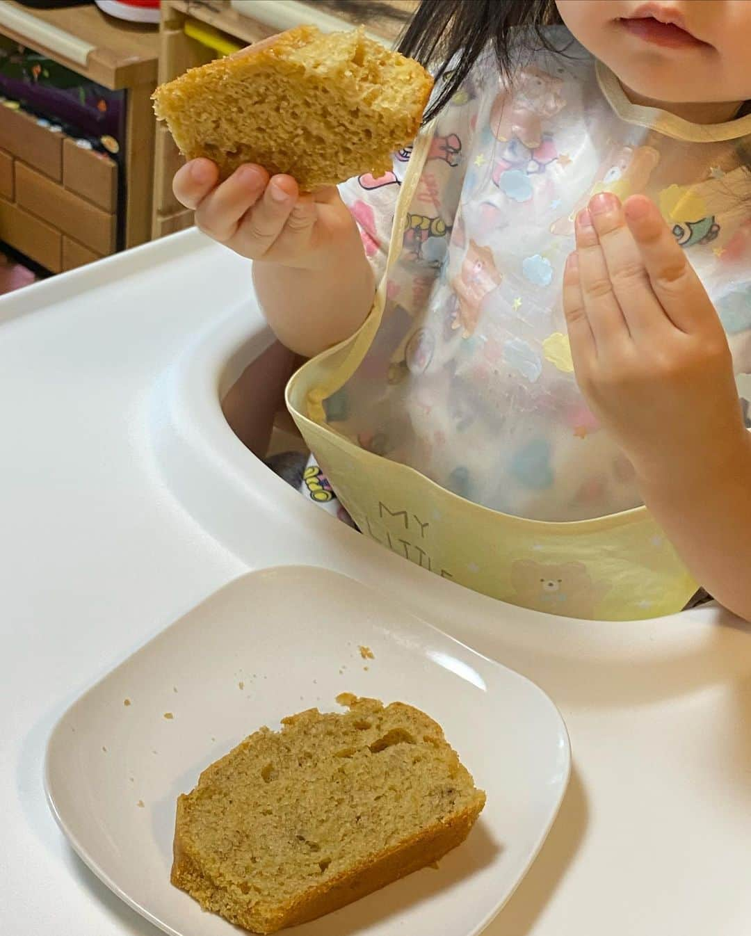 谷桃子さんのインスタグラム写真 - (谷桃子Instagram)「子供達のおやつに米粉のバナナケーキを作りました(*^^*)✨🌸  初めてにしては上出来♡♡  しっとりしててバナナもしっかり感じられて美味しかった☺️✨🎵  ご馳走様でした♡♡  #手作りおやつ #米粉のバナナケーキ #タニモモレシピ」8月3日 19時52分 - momoko5999