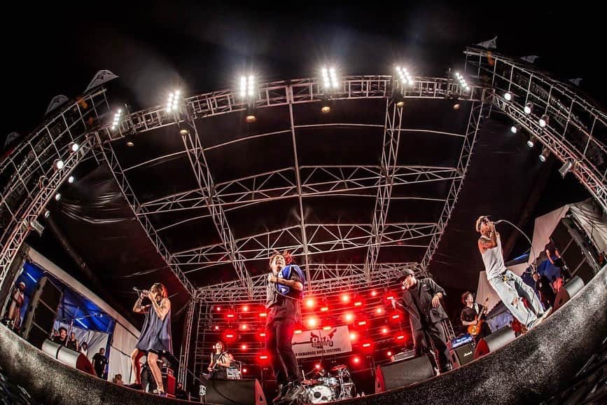 山嵐のインスタグラム：「【男鹿フェス👹】 ■7/30（日） OGA NAMAHAGE ROCK FESTIVAL vol.12  🎧 setlist M-7「BOXER'S ROAD」 w/ Kj and JESSE  Thank you!!  photo by @hayachinphoto   #山嵐 #男鹿フェス12 #ONRF12 #Kj #DragonAsh #JESSE #TheBONEZ」