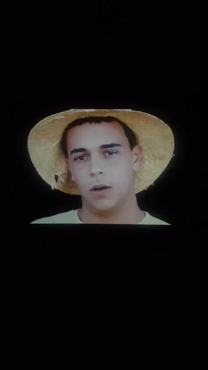 ガルシアマドリッドのインスタグラム：「El lenguaje   vídeo de @juandeljunco visto en el @cacmalaga」