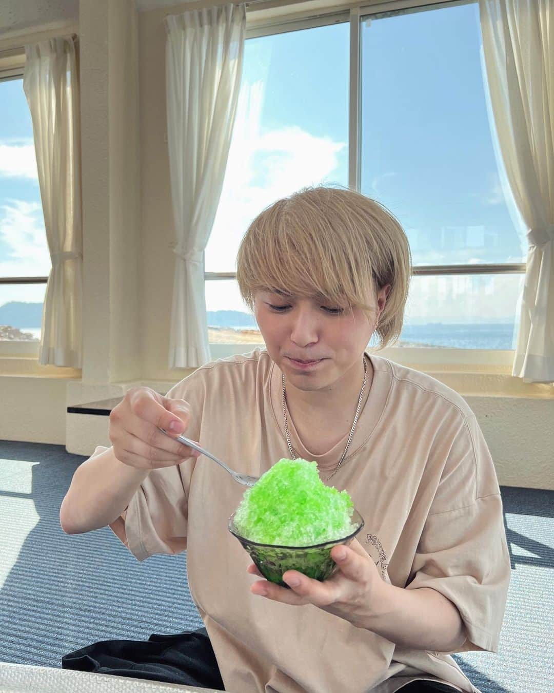 竹中雄大さんのインスタグラム写真 - (竹中雄大Instagram)「夏ですね〜🍧 船の上ではかき氷はすごい食べにくいことがわかった😇」8月3日 19時57分 - yudai_vo