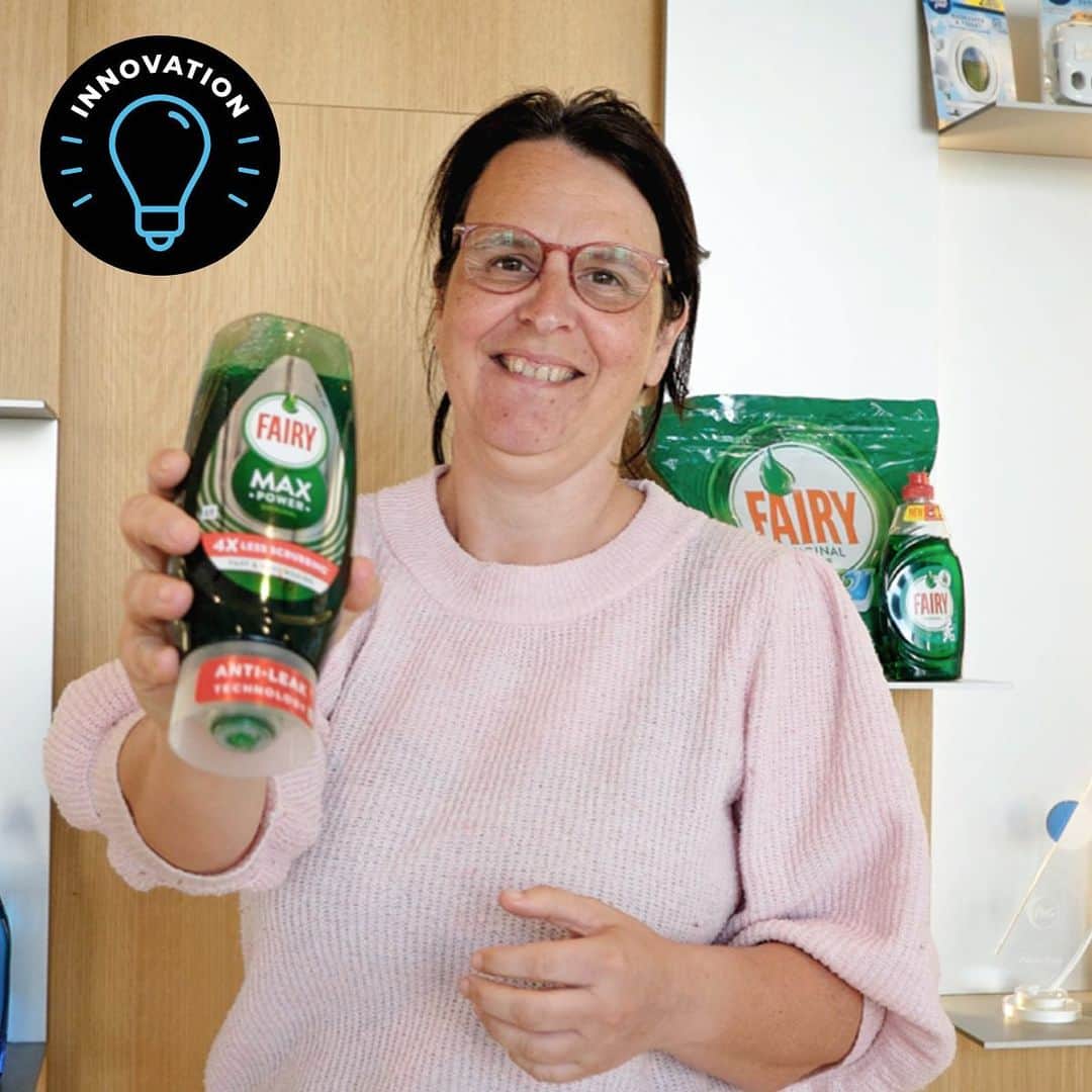P&G（Procter & Gamble）のインスタグラム：「For Cindy Vandingenen, R&D Product Research Group Head, the most powerful part of working at P&G is improving consumer lives.   Take one of Vandingenen’s favorite products, Fairy Max Power, for example. Fairy dish detergents go back to the 1800s, but they’re still leading performers in today’s market. Why? Because of innovation from people like Vandingenen, who are dedicated to the scientific journeys that make Fiary Max Power possible. “The powerful product provides excellent cleaning and saves me time. This is in essence what every P&G product does: improves the lives of consumers - even in a small way.”   When products make household chores easier and faster to do, people can spend more time on what really matters to them. For Vandingenen that means exploring new worlds—real and fictional.   “Exploring unknown worlds has always been a passion of mine; I love to dive into sci-fi and fantasy books,” she says.   Learn more about Vandingenen at our #PGInnovation blog at the link in our bio!」
