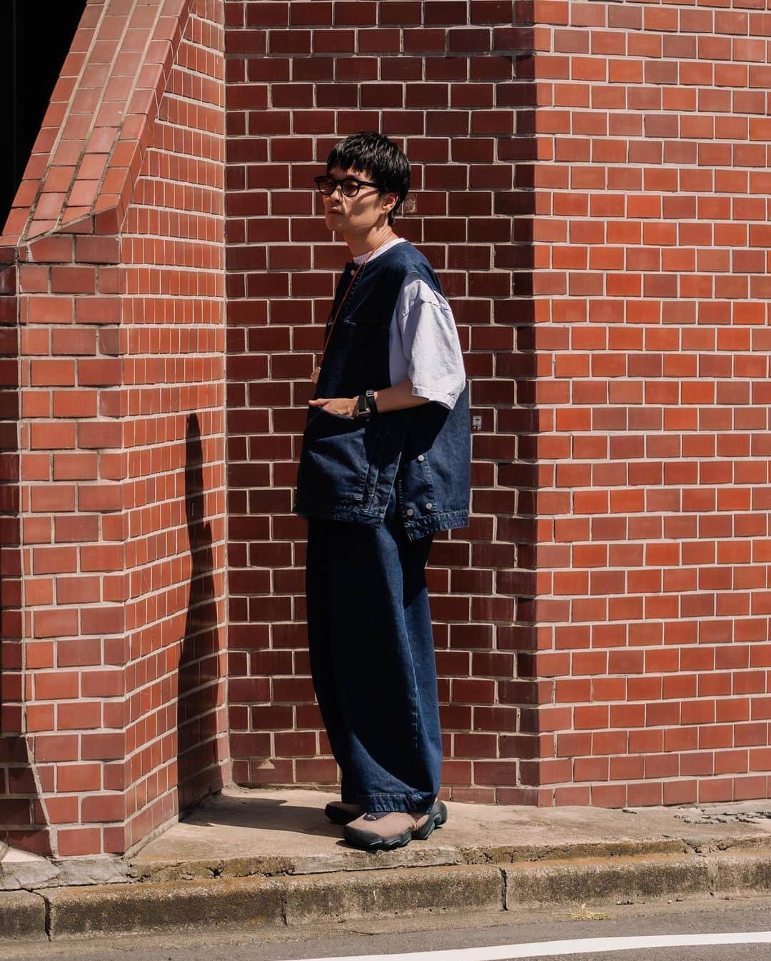 Ryoさんのインスタグラム写真 - (RyoInstagram)「Today's outfit🚶🕶  vest : @the_clesste  pants : @the_clesste  shoes : @oakley   #oakley #clesste #yuichitoyama」8月3日 20時06分 - ryo__takashima