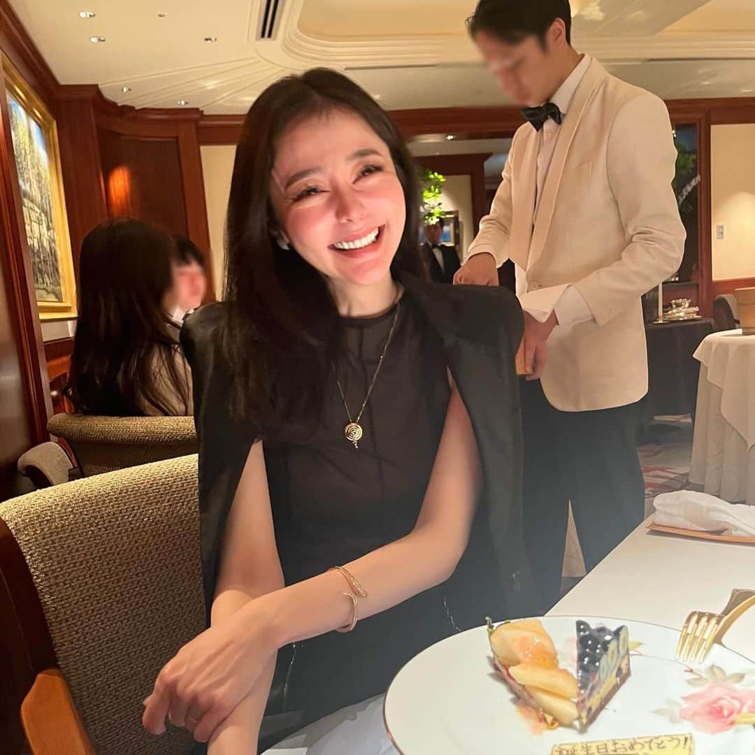 fuka3のインスタグラム：「🎂🩷 #ありがとう7月 #最高の7月 #July #july22  #birthdaymonth . 幸せだけ女って上手く隠せない🥹」