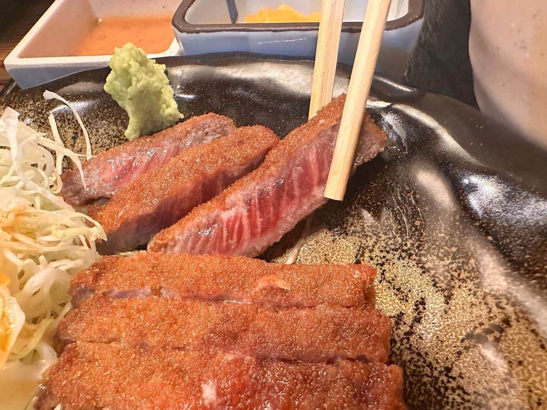島川未有さんのインスタグラム写真 - (島川未有Instagram)「モンブラン🌰 大阪では食い倒れました🤤 モンブランの前に牛カツ(ごはんお代わり)も食べました。 からの串カツからのつるとんたん。 どんだけ食べるねん🫱🏻  #大阪#大阪グルメ#大阪ランチ#大阪カフェ#なんばカフェ#なんばランチ#なんばグルメ」8月3日 20時13分 - miyu_shimakawa