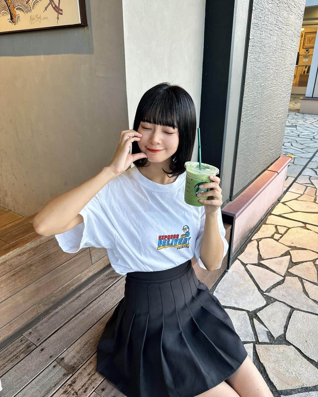 山田寿々のインスタグラム：「好きな人とかいるの？」