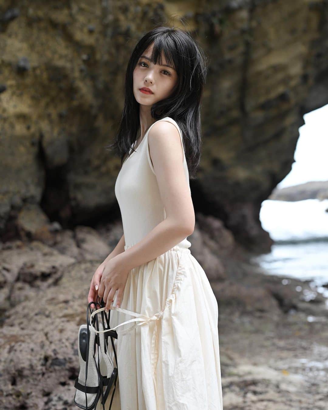 村山優香のインスタグラム：「今日もお疲れ様でした お腹すいたから おうち帰ったら何食べよーて 考えています）Oo｡.（´-`）」