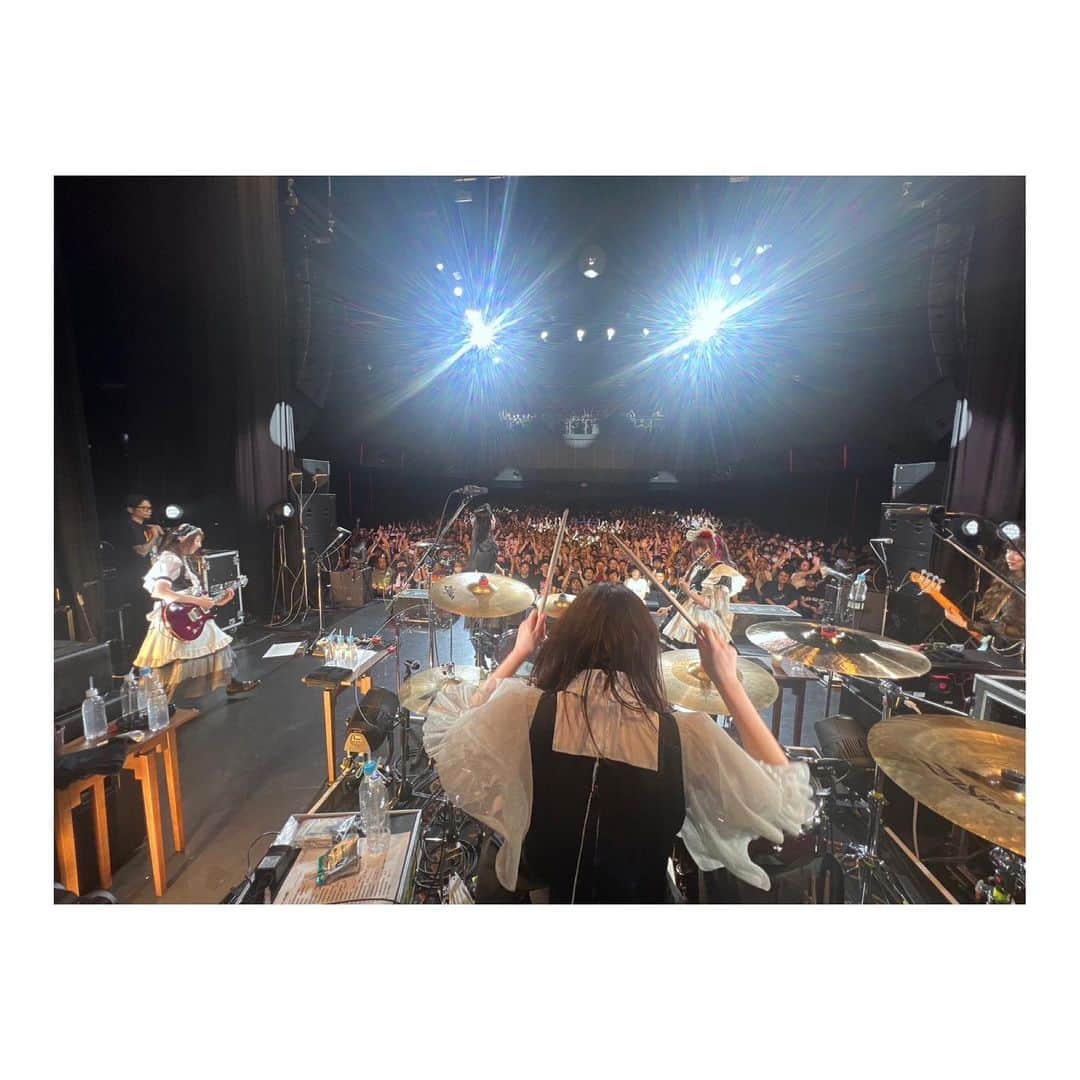 廣瀬茜さんのインスタグラム写真 - (廣瀬茜Instagram)「BAND-MAID 10TH ANNIVERSARY TOUR in JAPAN  2023.7.3@Zepp Shinjuku(📷1〜5) 2023.7.9@新潟LOTS(📷6〜10)  Zepp ShinjukuとLOTS、どちらも初めましてのライブハウスでした！ みんなの声が聴けて嬉しかった☺︎  #bandmaid」8月3日 20時39分 - akane_bandmaid