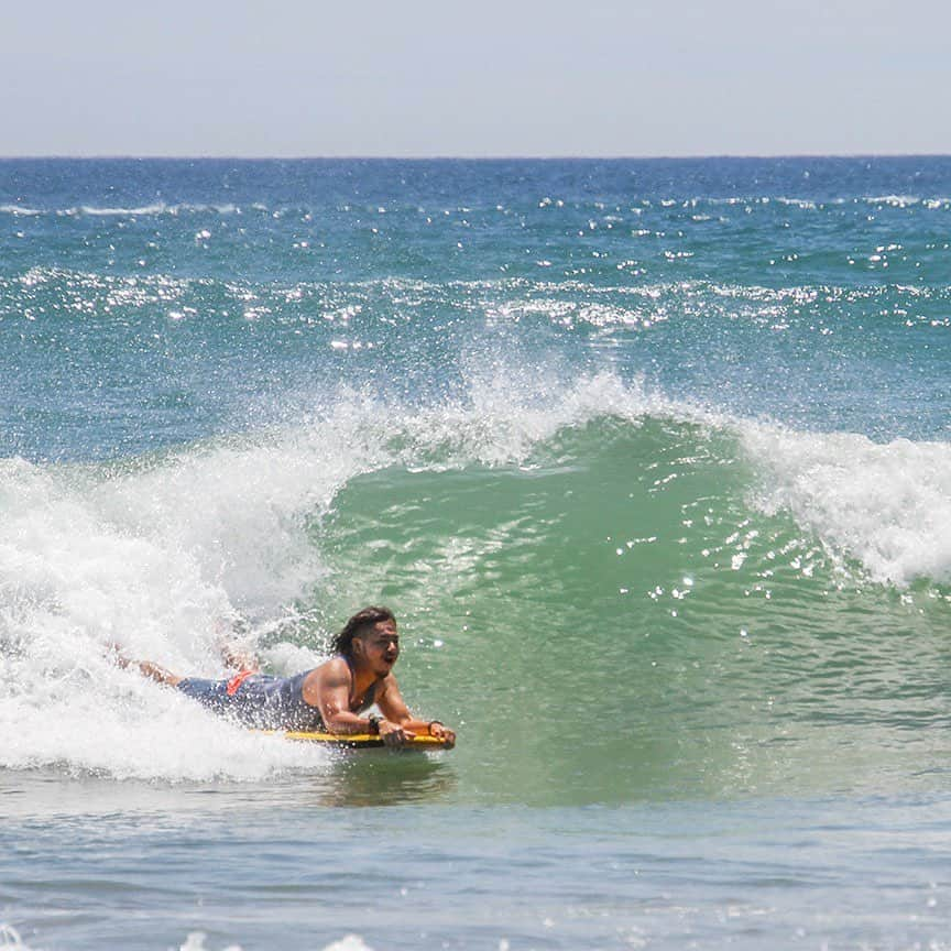 愛知県田原市さんのインスタグラム写真 - (愛知県田原市Instagram)「Let's bodyboard and surf！Coooool!! ＊ ボディボードやろー！ これぞ田原市！って感じじゃない！？  #ボディボード  波がキラキラ迫力を演出！  今回も田原のドライブコースを紹介！ 動いてる姿は#街角ネットたはら を見てね！  #ティーズ #ケーブルテレビ   #広報サポーター　りょーま  #たはら暮らし#渥美半島#田原市#田原#伊良湖岬#伊良湖#サーフィン#波#海のある暮らし#tahara#irago#summer#surfing#田舎暮らし#日々の暮らし#休日の過ごし方 #igers #igersjp #scenic_jp」8月3日 20時48分 - tahara_kurashi