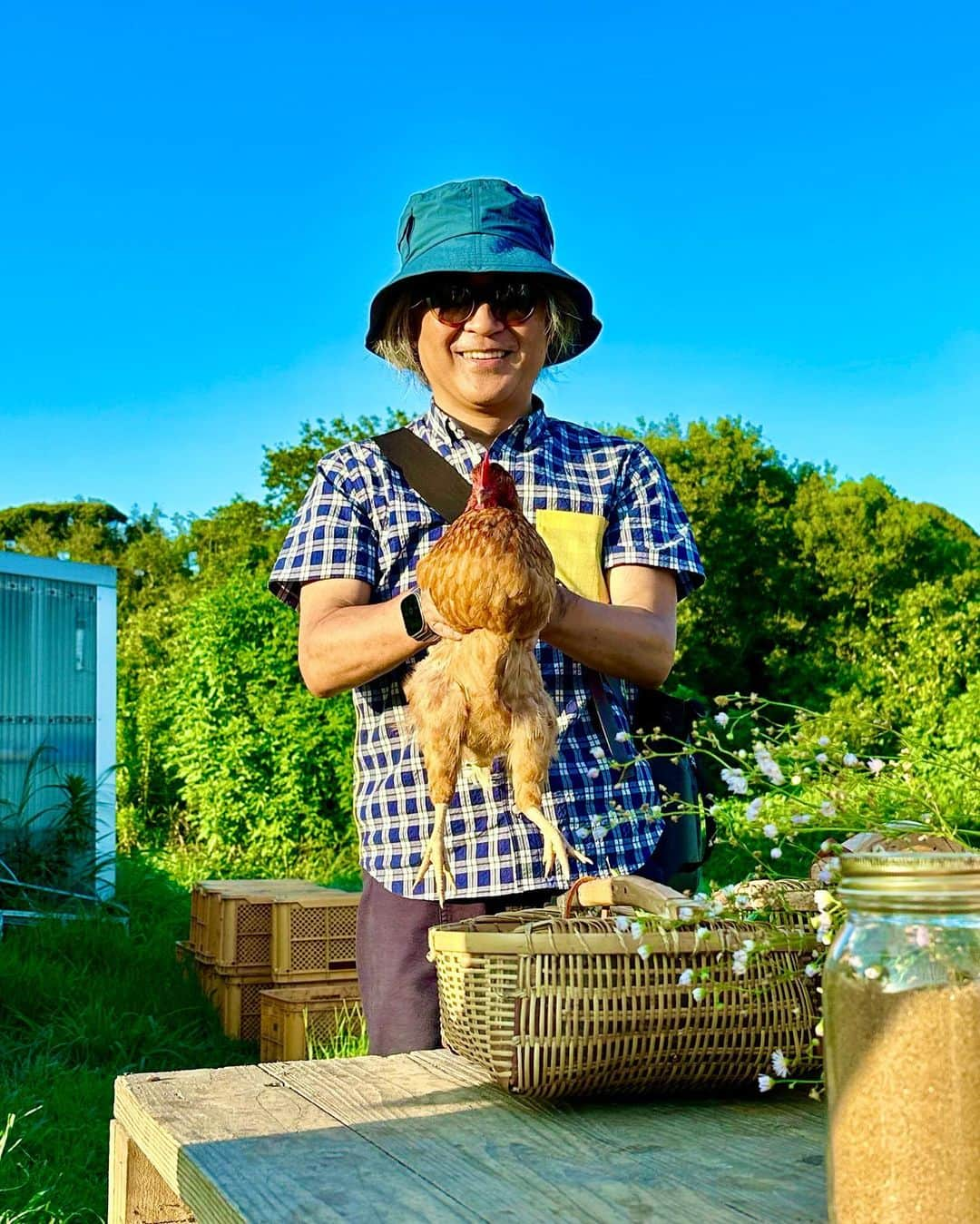 谷川じゅんじさんのインスタグラム写真 - (谷川じゅんじInstagram)「Open heart. いつもの仲間と過ごす週末。遠足みたいなBDトリップ。摘んで繋いで捕まえて。生きるって活きるってことなのねと改めて感じる一夜。寝ぼけた顔して“おはよー”って迎える朝も悪くない。友よありがとう。 #goodvibesonly #goodneighbors #thisisjapan」8月4日 7時22分 - junjitanigawa