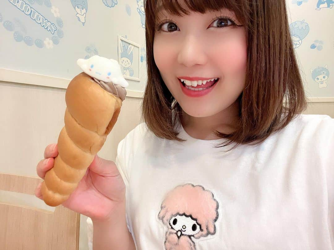 嶋梨夏さんのインスタグラム写真 - (嶋梨夏Instagram)「このあと美味しくもぐもぐいただきました🥐💓 . . . . . #被写体 #お仕事依頼受付中 #サンリオ #ピューロランド #サンリオピューロランド #ピアノちゃん #マイスウィートピアノ #シナモン #シナモロール #チョココロネ #彼女感 #アラサー女子 #平成元年生まれ #150cm #ファインダー越しの私の世界 #ポートレート #ポートレート撮影 #女優 #actress #photooftheday #JAPAN #japanesegirl #instagood #followme #ricashima #嶋梨夏」8月3日 22時48分 - shimarica_jp