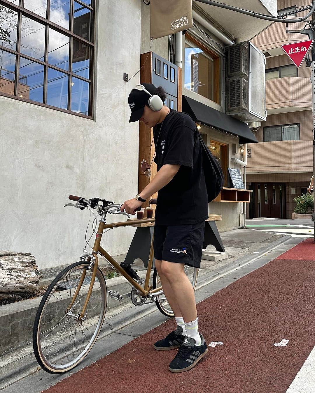 あべじゅんやさんのインスタグラム写真 - (あべじゅんやInstagram)「_ 自転車納車されました🚲 これから色んな場所 （特にカフェ）はこの子と 巡ります！☺︎☺︎  自転車乗ってる友達は ぜひ一緒にいきましょ🫶🫶  色をグリーンとこっちで まよったけどこっちでよかった！ 人と被らないのが最高！  セットアップは kaoyorinakami!!  #tokyobike#kaoyorinakami #カオヨリナカミ#adidas#中目黒カフェ」8月3日 23時02分 - byun.a