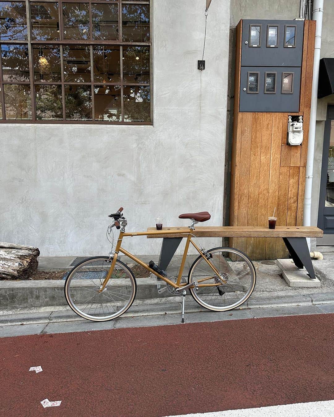 あべじゅんやさんのインスタグラム写真 - (あべじゅんやInstagram)「_ 自転車納車されました🚲 これから色んな場所 （特にカフェ）はこの子と 巡ります！☺︎☺︎  自転車乗ってる友達は ぜひ一緒にいきましょ🫶🫶  色をグリーンとこっちで まよったけどこっちでよかった！ 人と被らないのが最高！  セットアップは kaoyorinakami!!  #tokyobike#kaoyorinakami #カオヨリナカミ#adidas#中目黒カフェ」8月3日 23時02分 - byun.a