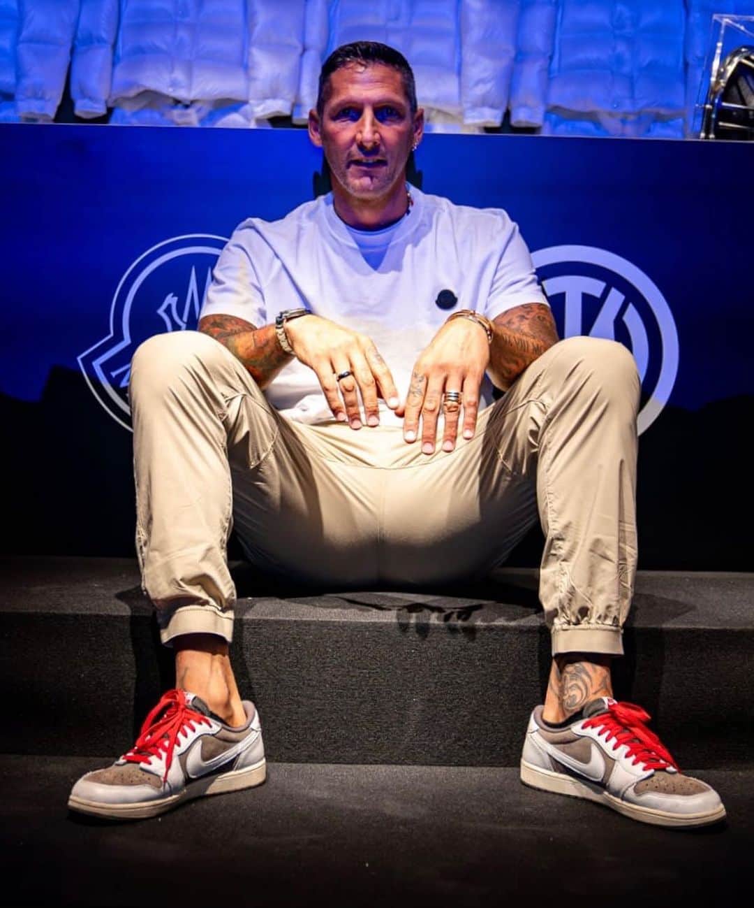 マルコ・マテラッツィのインスタグラム：「@inter tour📍Japan 23 🖤💙  #Mm23 #Inter #Nerazzurri」
