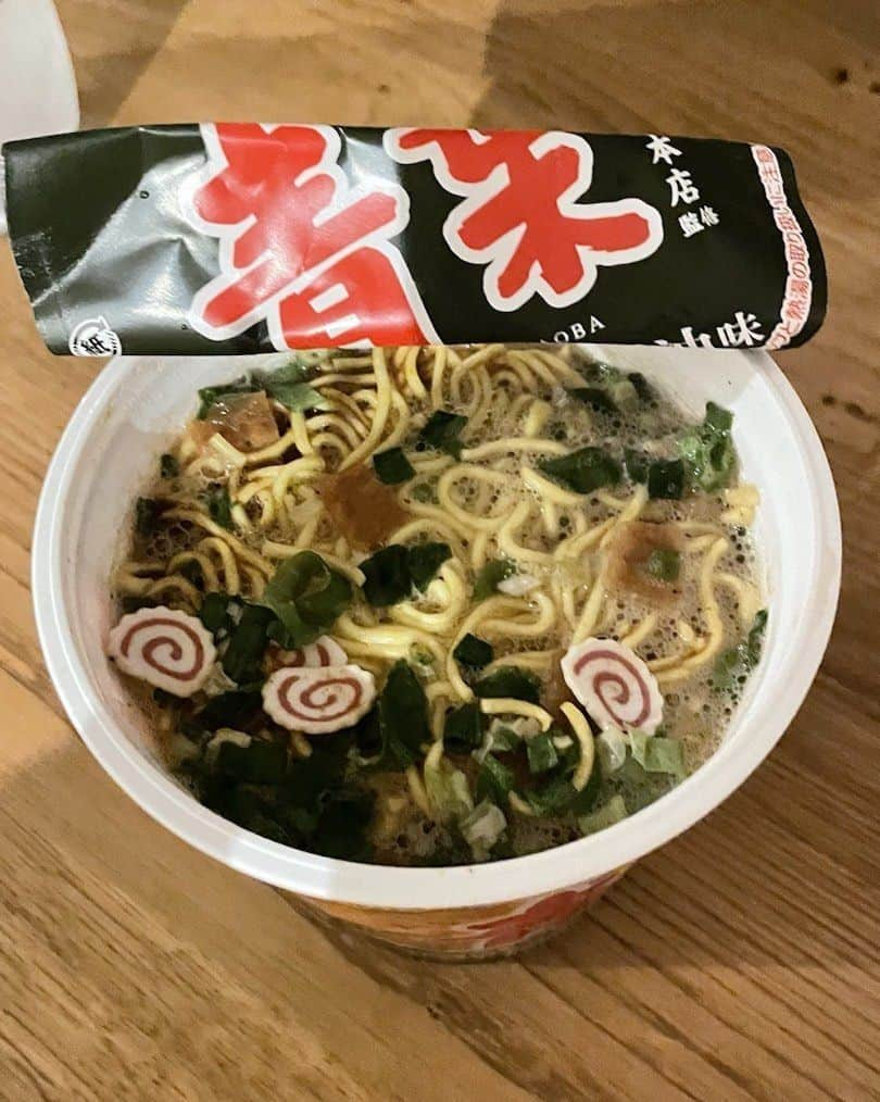 木村祐一さんのインスタグラム写真 - (木村祐一Instagram)「たまにはこんなんも⭕️ #いつぞやの #カップ麺 #深夜 #背徳感 #外泊の時ね」8月3日 23時07分 - kimkimni