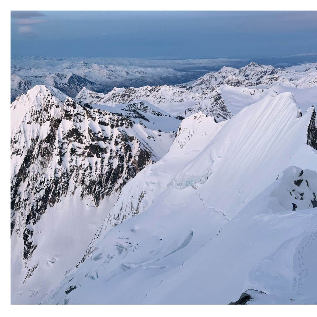 フェザーフレンズのインスタグラム：「PART 3: “After a brief summit celebration, we began the delicate process of downclimbing the East Ridge. The wind buffered us hard, freezing my gloves solid and blowing away any desire to stop for the night. The decision was hard to accept but easy to make: we needed to keep descending into the night. ⁠ ⁠ The next 4.5 hours were spent downclimbing the upper NE face of Augustin and stumbling around the heavily crevassed icefall near the bottom. Thanks to Kurt’s keen sense of direction and aerial photos from the flight in, he was able to navigate us out of the labyrinth as efficiently as possible. ⁠ ⁠ Once we were out of harm's way (at about 1:30 am), we plopped down for a late dinner before the final slog back to our skis – and eventually base camp. From the time I woke up, to our summit, and by the time I crawled back into bed, almost exactly 24 hours had passed.⁠ ⁠ [...]⁠」