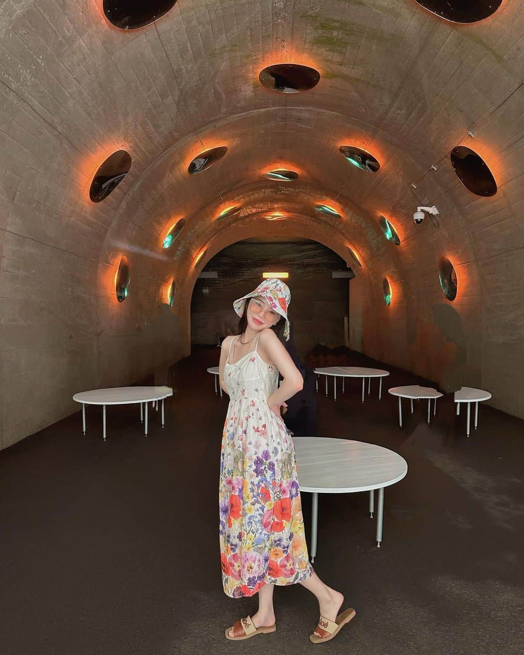 林田沙綾さんのインスタグラム写真 - (林田沙綾Instagram)「清津峡 Tunnel of Light ずっと行きたかったから 行けてよかったー！  日本三大峡谷の絶景が「大地の芸術祭」アート作品になってて素敵でした🌿 自然とアートって最強。。。。  #新潟 #清津峡 #清津峡渓谷トンネル」8月3日 23時16分 - saaya.xoxo