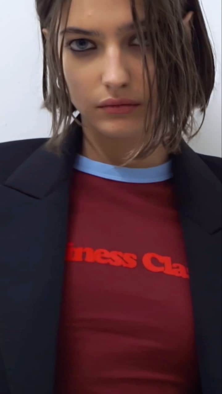 エイティーズのインスタグラム：「From here to anywhere, the new EYTYS Business Class T-Shirt has landed. Available now online and in stores」