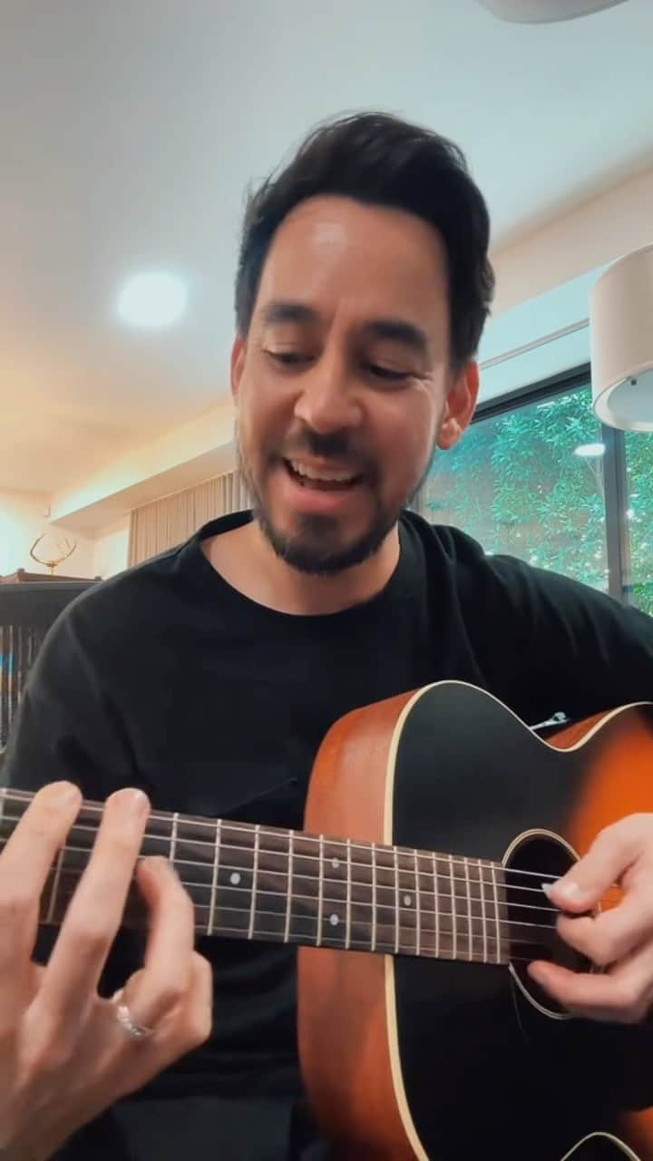 マイク・シノダのインスタグラム：「One Step Closer by @linkinpark: Common mistakes in tutorials 👀」
