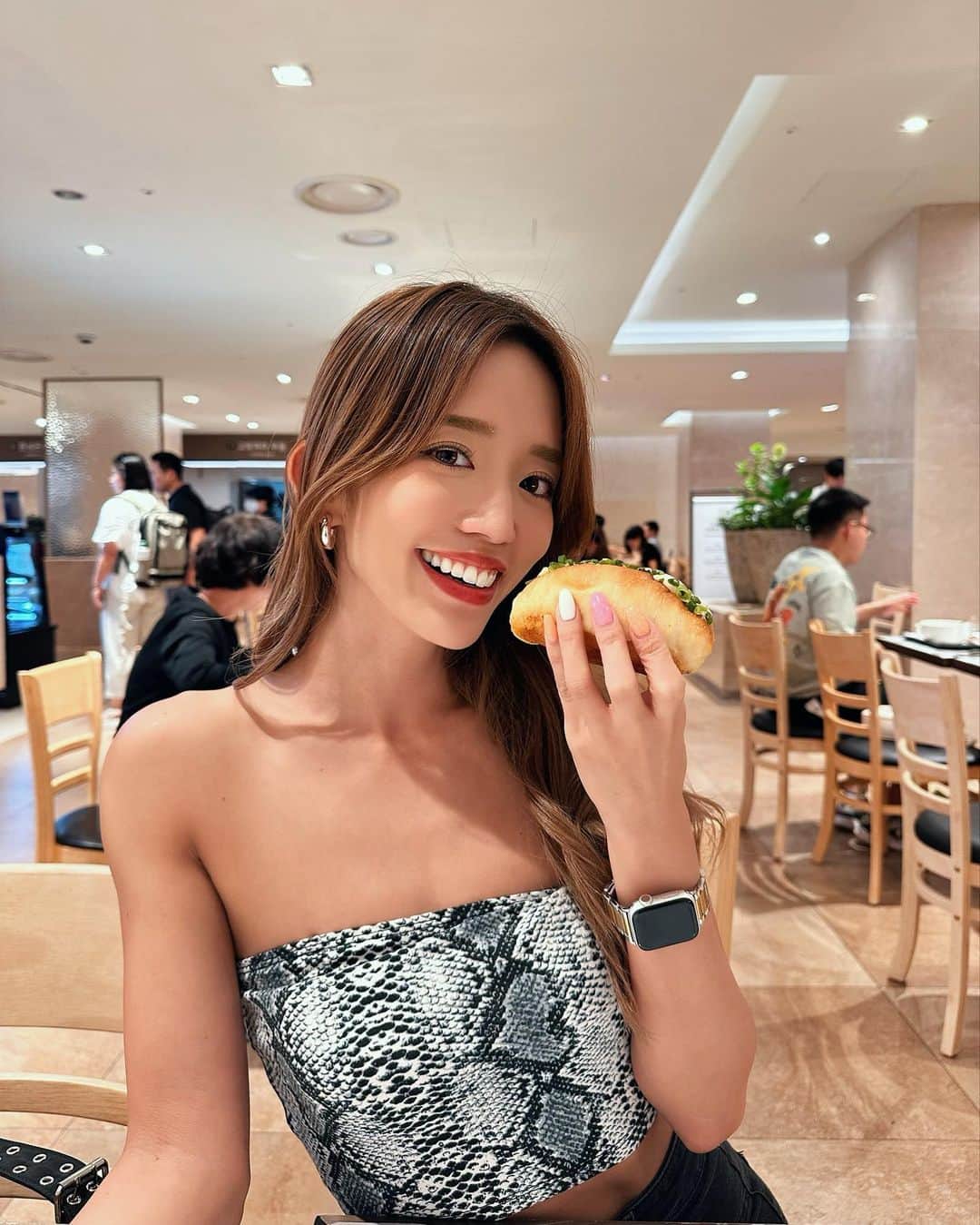 柳本絵美さんのインスタグラム写真 - (柳本絵美Instagram)「마늘빵이 너무 맛있었어!🩷」8月3日 23時23分 - emiyanagimoto