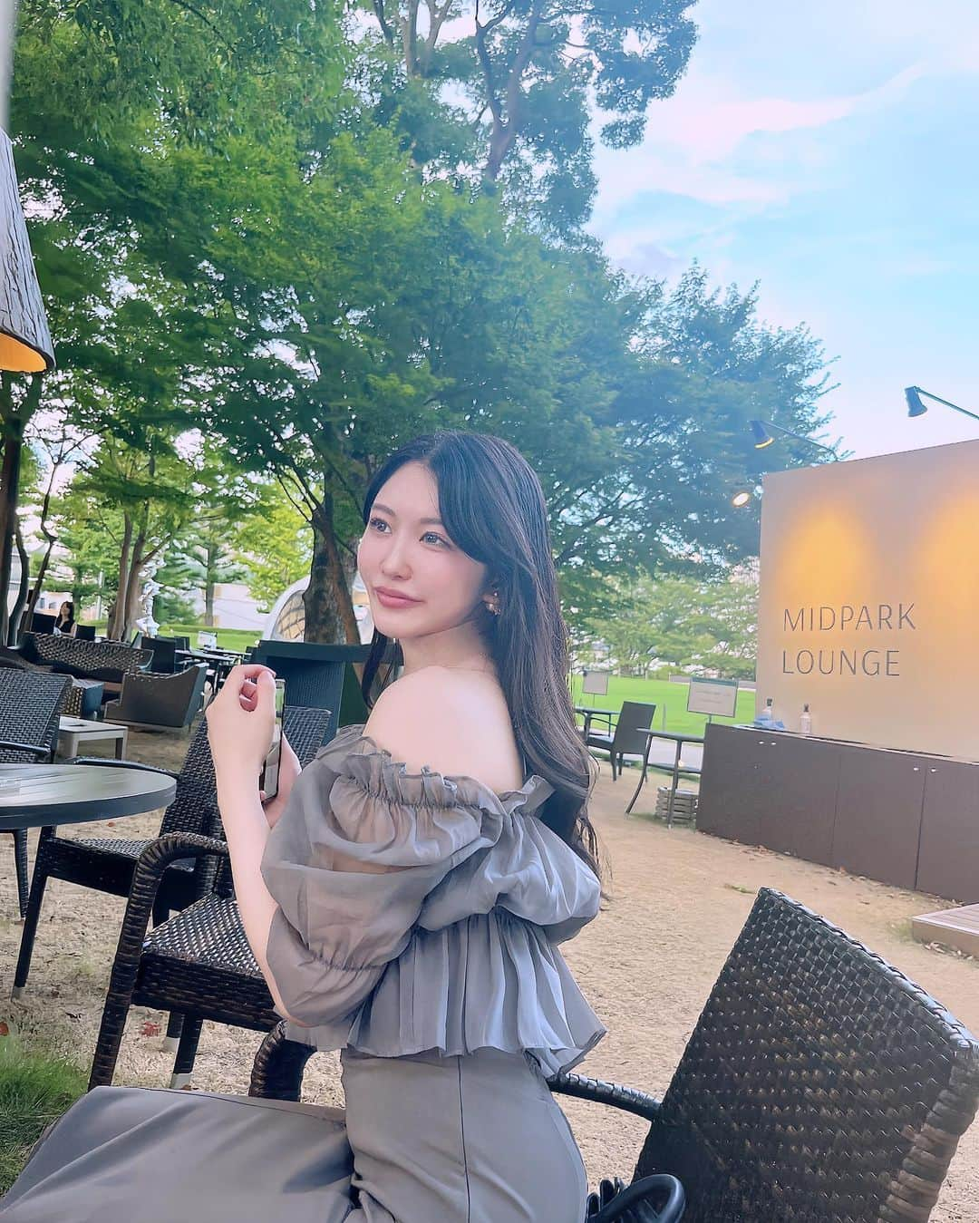 春乃舞利乃のインスタグラム：「夏満喫☀️ . . この日のコーデGRLなのに高見えだねって褒められた☺️✨ . . . .  #fashion #ファッション #プチプラコーデ  #sexygirl  #portrait #美容モデル#筋トレ女子#asiangirl #japanesegirl #チャイヴォーグ#ワンホン女子 #ブルベ夏 #骨格ウェーブ#顔タイプエレガント #美容オタク #instagood #love #follome #make #メイク　#美容#美容オタク　#おフェロ女子 #GRL #プチプラファッション #ファッション通販 #アラサー女子 #ブルベコーデ」