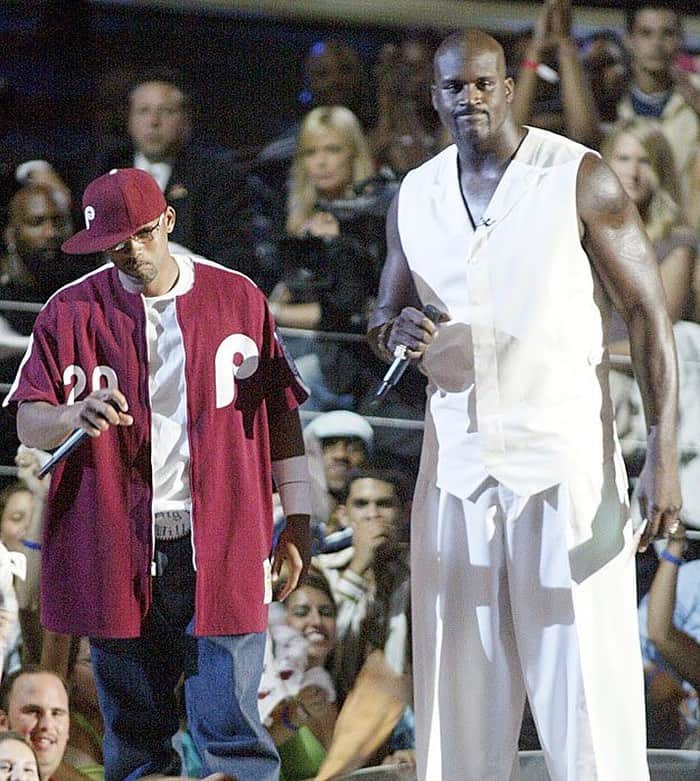 ウィル・スミスのインスタグラム：「Throwback to the exact moment when I realized 6’2 aint that tall. Yo @shaq - save a little height for the rest of us, man!! #tbt」