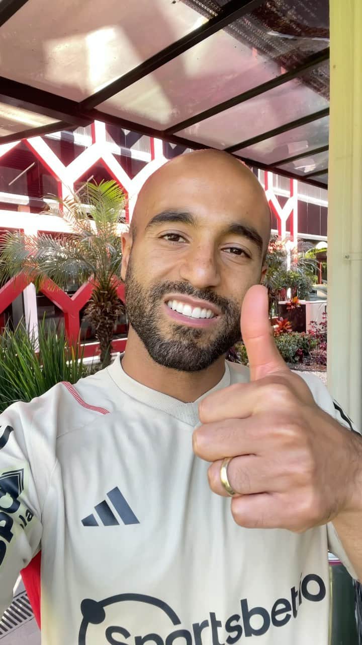 ルーカス・ロドリゲス・モウラ・ダ・シルヴァのインスタグラム：「🗣Convocação do @lucasmoura7!  Todos ao Morumbi no domingo (06/08): São Paulo x Atlético-MG, às 16h, pelo @brasileirao. Garanta já o seu lugar!  ➡️ Compre em: spfc.totalacesso.com (link nos stories)  #VemProMorumbi #RespondeAoCoração ❤️🤍🖤 #VamosSãoPaulo 🇾🇪」