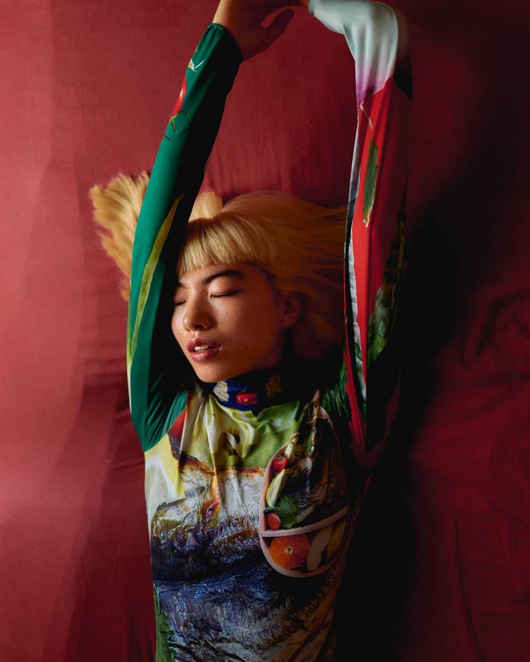 アオイヤマダのインスタグラム：「VOGUE KOREA Thank you🍱🇰🇷 @voguekorea  photo: @abe_yusuke」