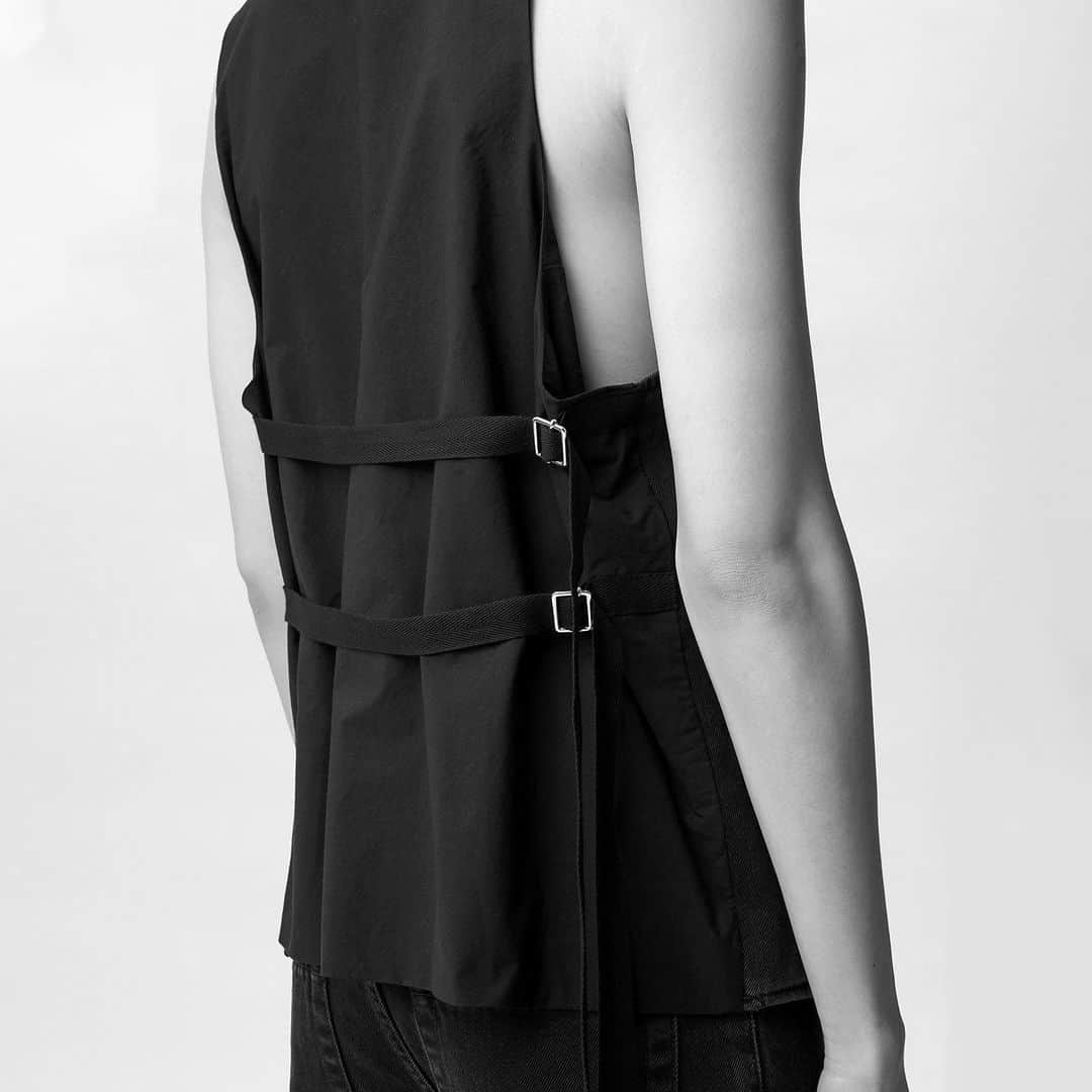 アン ドゥムルメステールのインスタグラム：「Ruben Waistcoat. #AnnDemeulemeester」