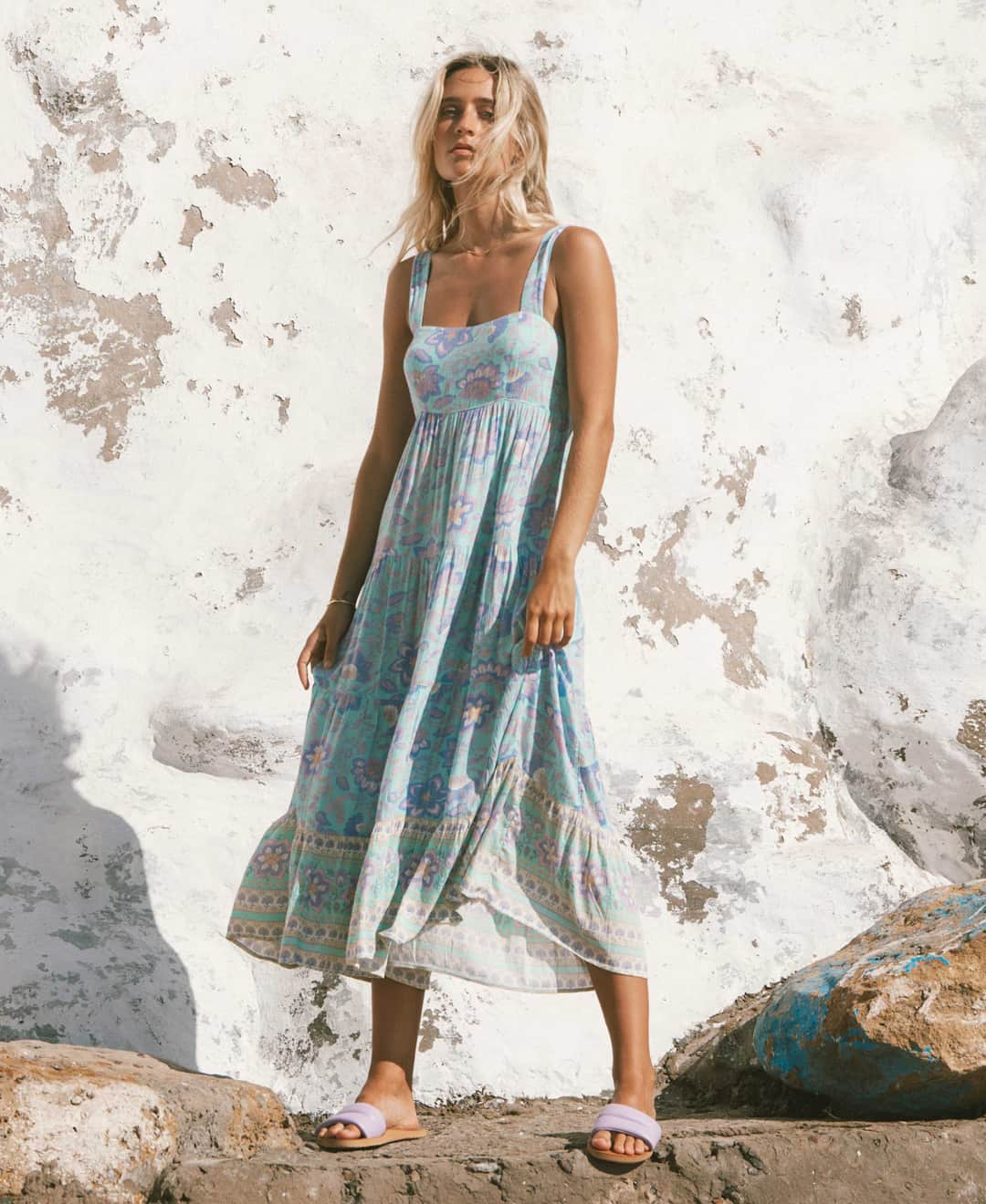 BILLABONG WOMENSのインスタグラム：「Softly spoken ditsies in a haze of pastels」