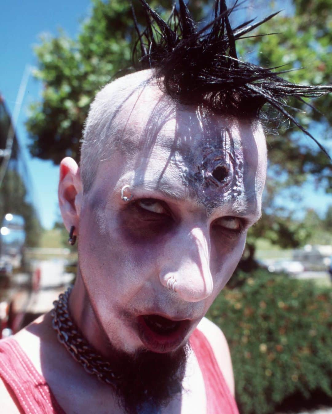 VICEさんのインスタグラム写真 - (VICEInstagram)「2000s nu-metal crowds went hard. We're talking caking your face in seven layers of make-up to resemble a skull. Eerie looking contact lenses. Full nude body paint. Fans of Korn, Limp Bizkit and the like had an unmatched proclivity to turn the live show dial all the way to one hundred, especially in regard to backflipping across the crowd in full dress-up. As the genre resurges thanks to renewed interest in the early 2000s, we're looking back at the era's immersive crowd participation with a series of vintage nu-metal photos that go as hard, if not harder, than that Slipknot lyric about pushing your fingers into your eyes. Slide through above and revel in the moment.」8月4日 1時03分 - vice