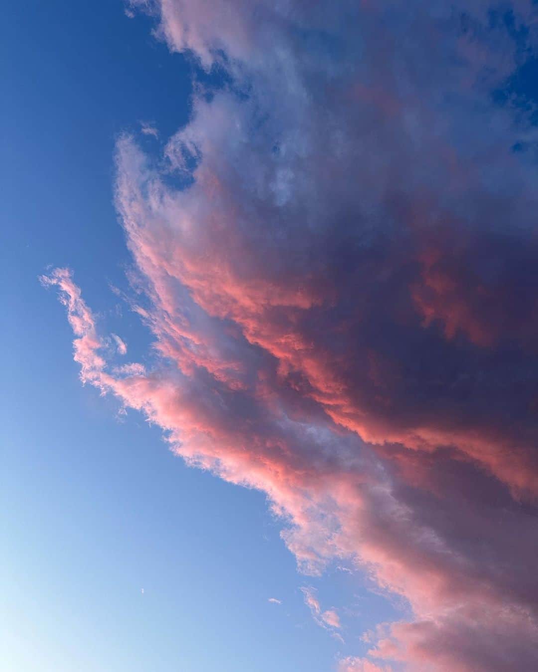 小澤楓のインスタグラム：「sky🦄☁️🌕」
