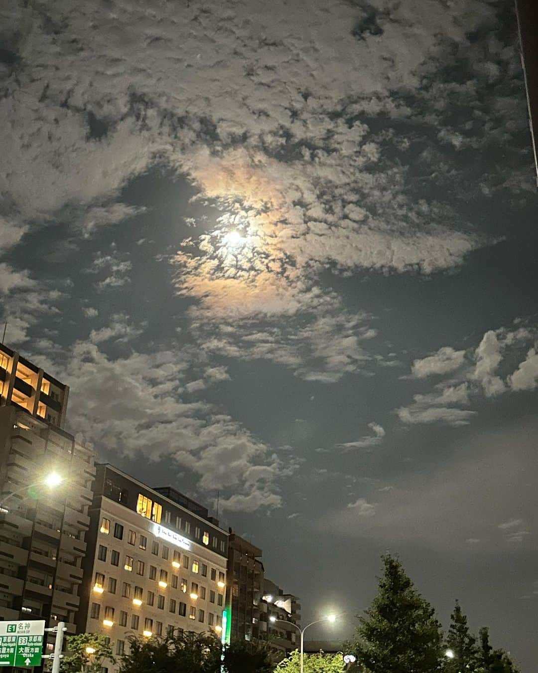 小澤楓さんのインスタグラム写真 - (小澤楓Instagram)「sky🦄☁️🌕」8月4日 1時25分 - kaede_cyori